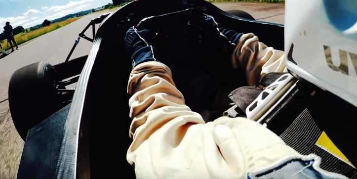 Xe dien tang toc nhanh nhat the gioi hinh anh