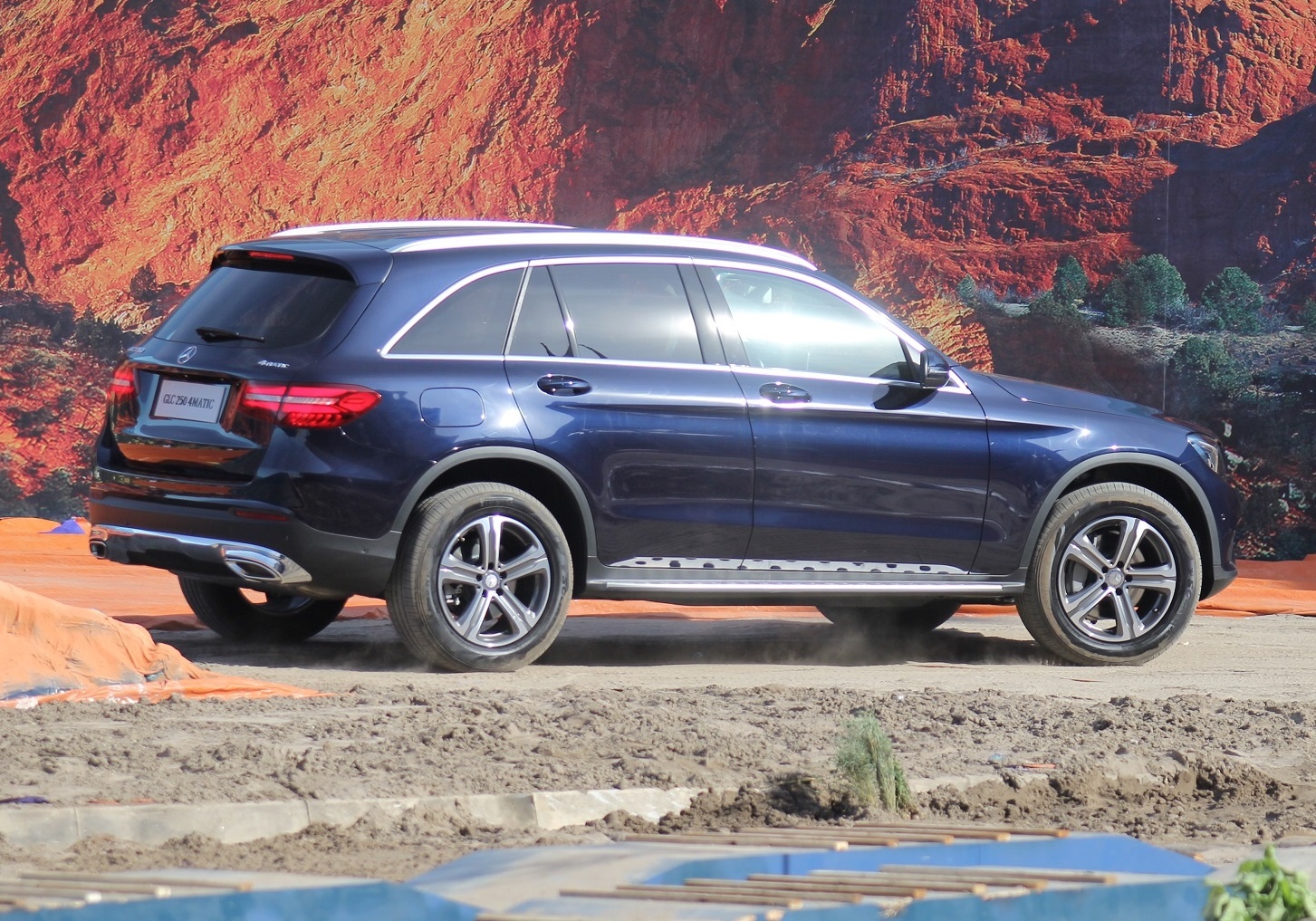 Mercedes muon chiem linh phan khuc SUV hang sang tai VN hinh anh