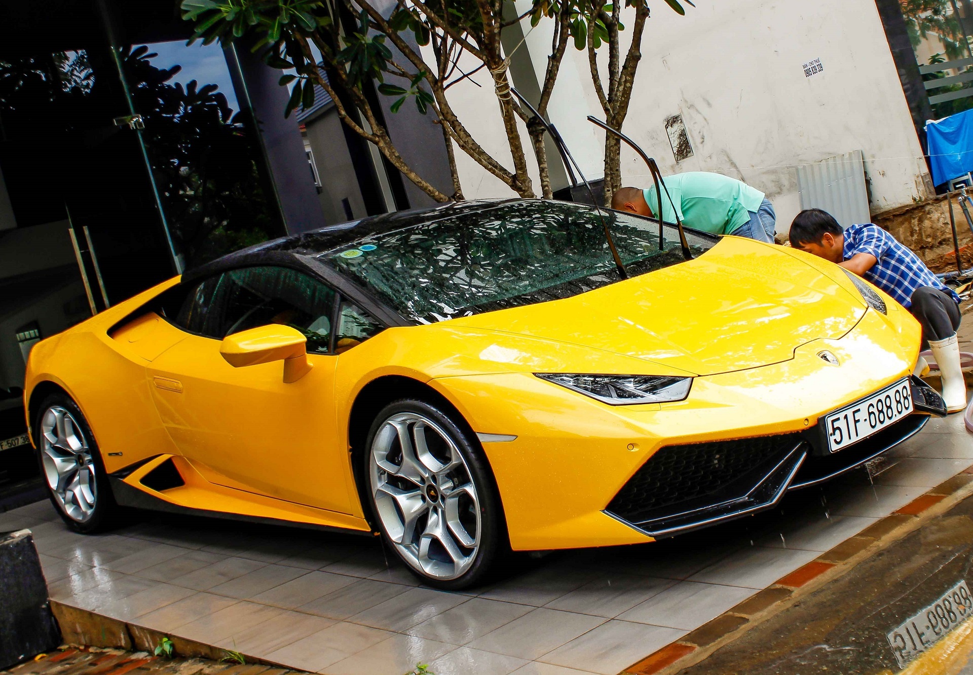 Sieu xe Huracan cua Cuong Do La phoi mau dep mat hinh anh