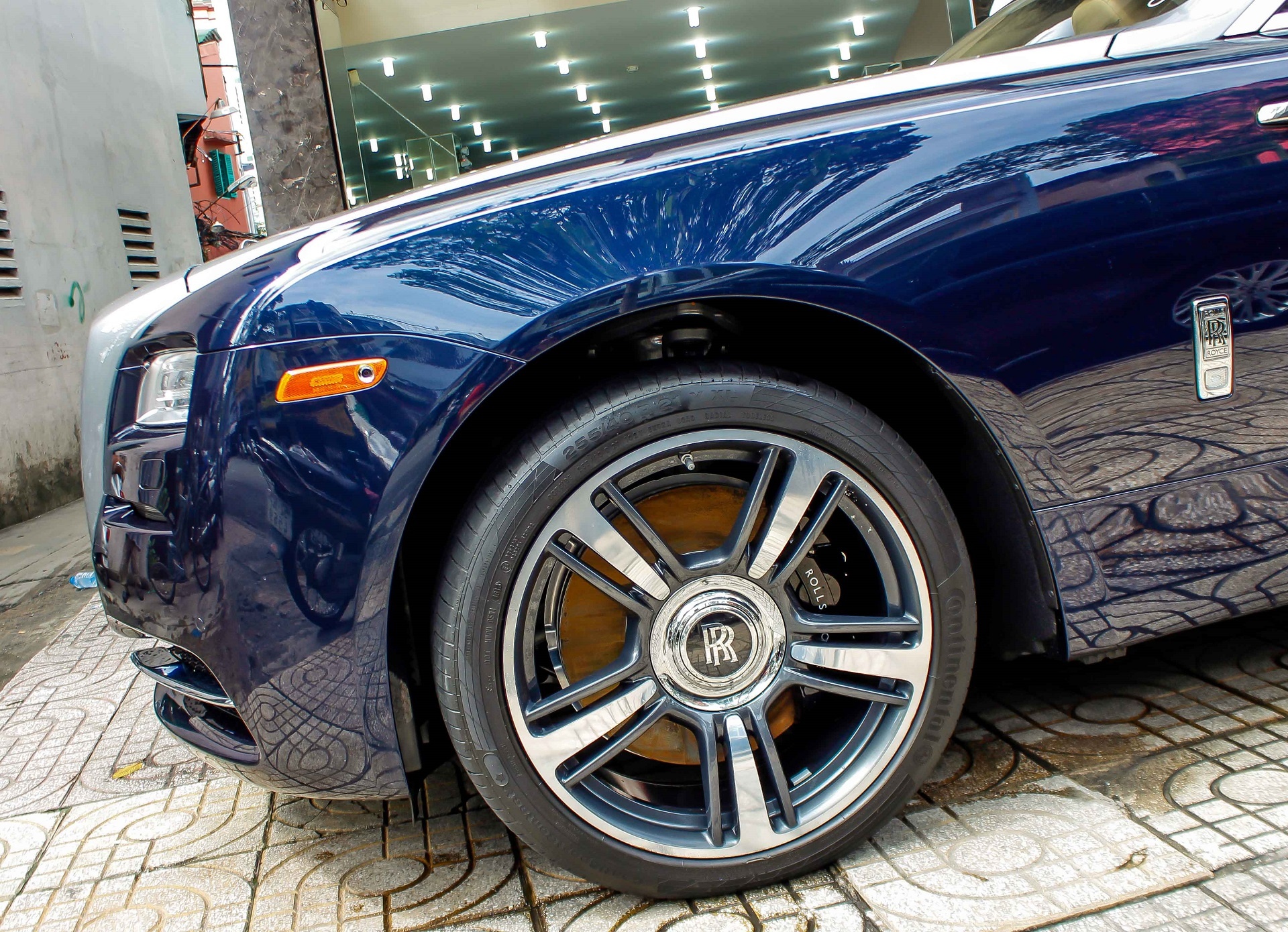 Thieu gia Phan Thanh mua Rolls-Royce Wraith anh 14