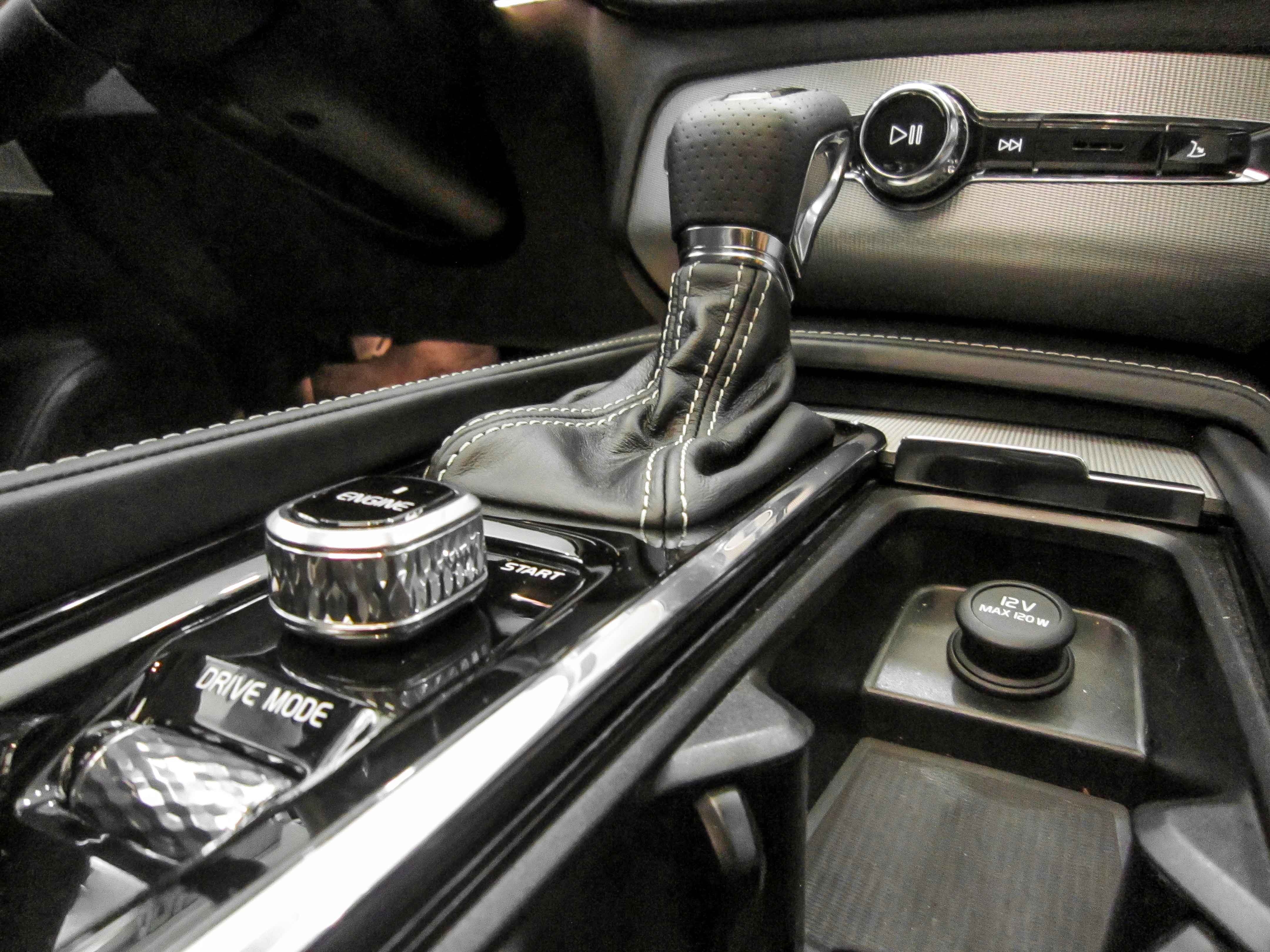 Volvo XC 90 R-Design tai Viet Nam anh 7