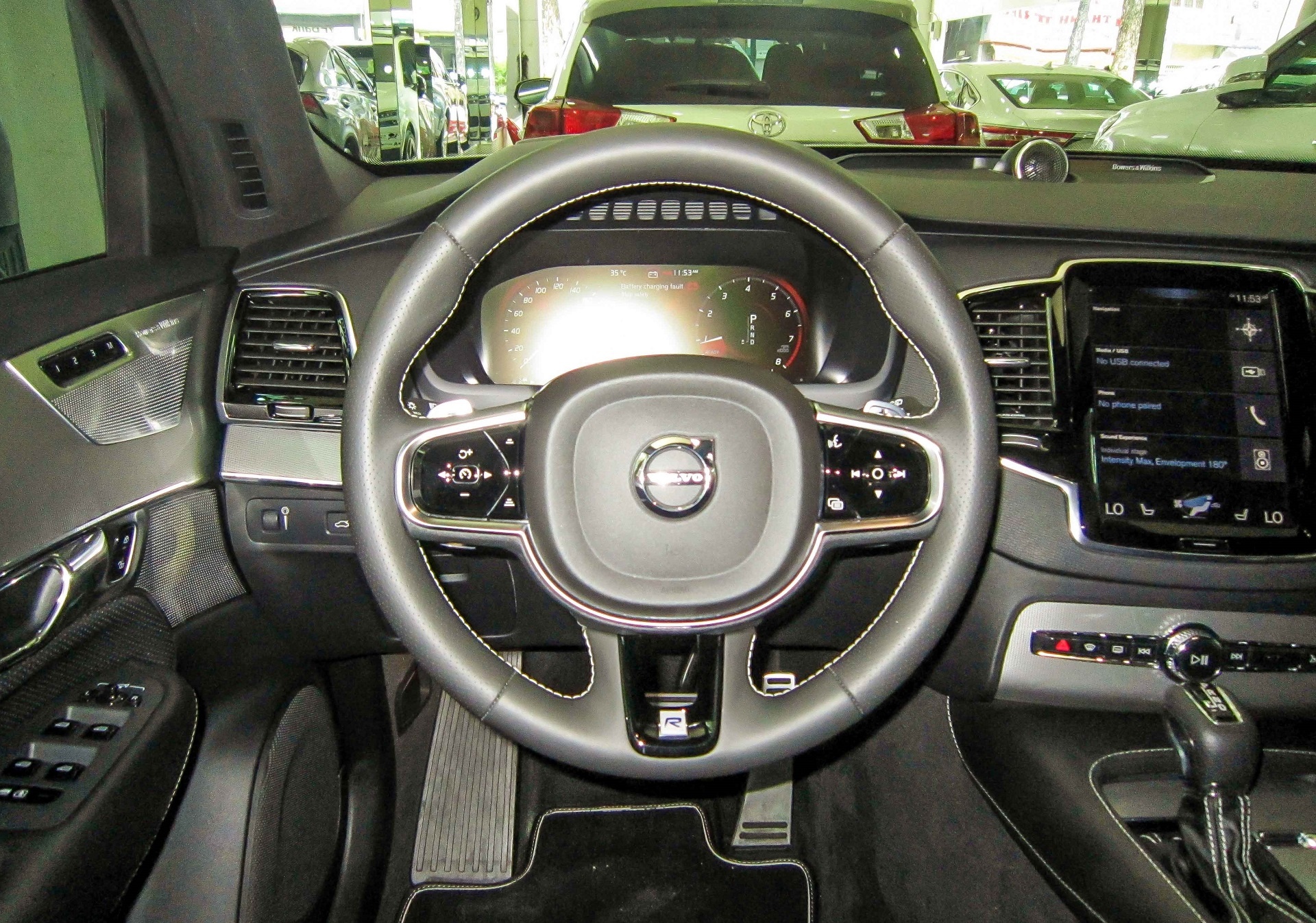 Volvo XC 90 R-Design tai Viet Nam anh 6