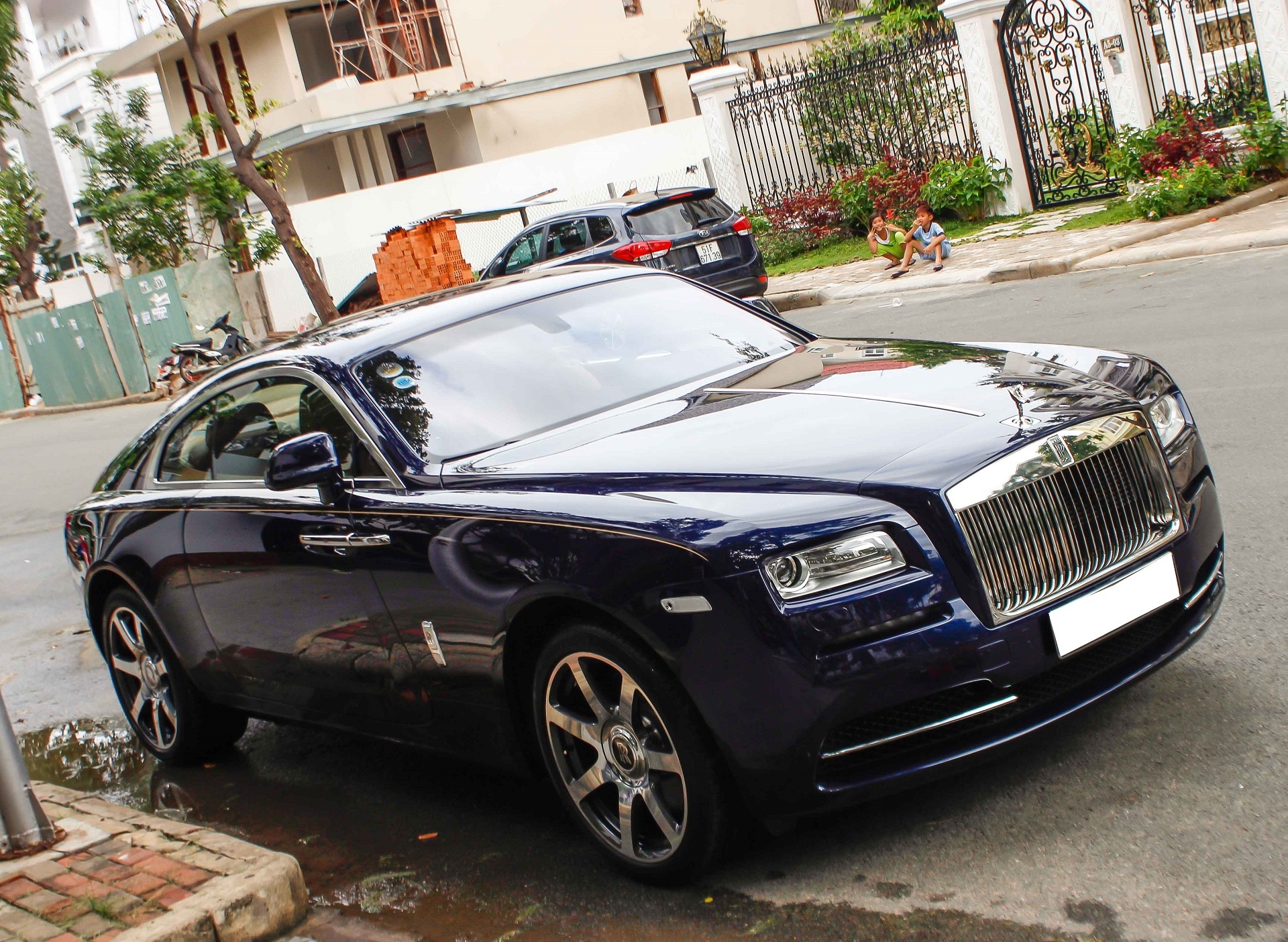 Rolls-Royce Wraith trong bo suu tap xe cua Cuong Do La hinh anh