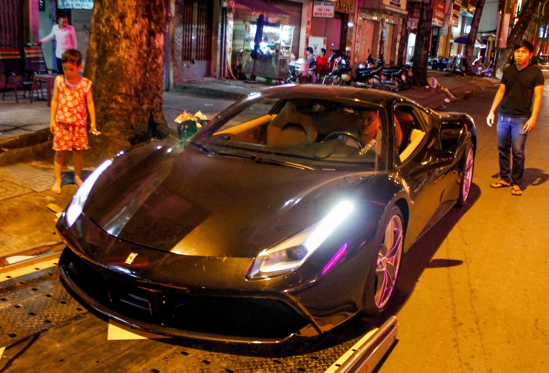 Sieu xe Viet Nam tang thue anh 3