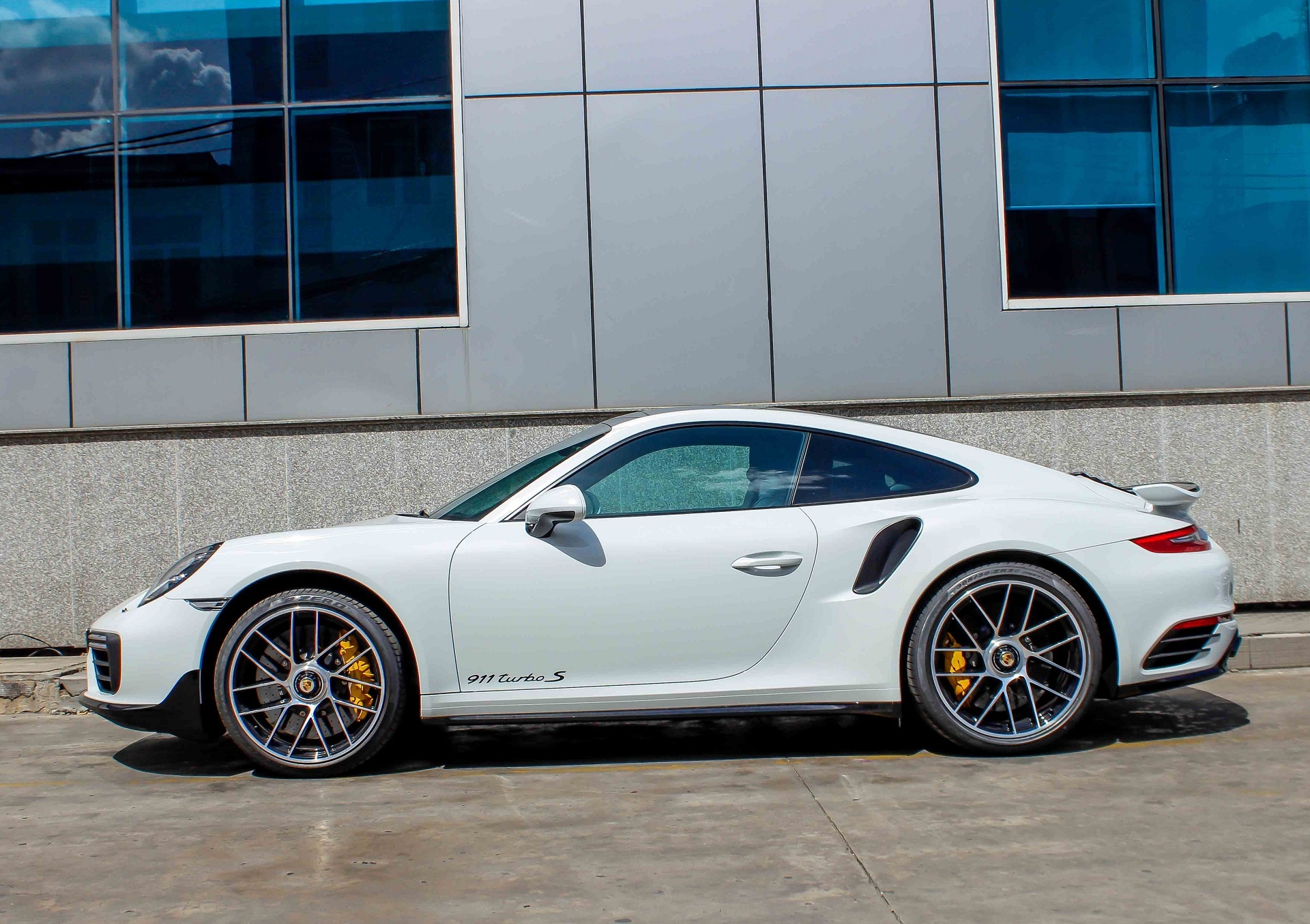 Porche Turbo S tai Viet Nam anh 2