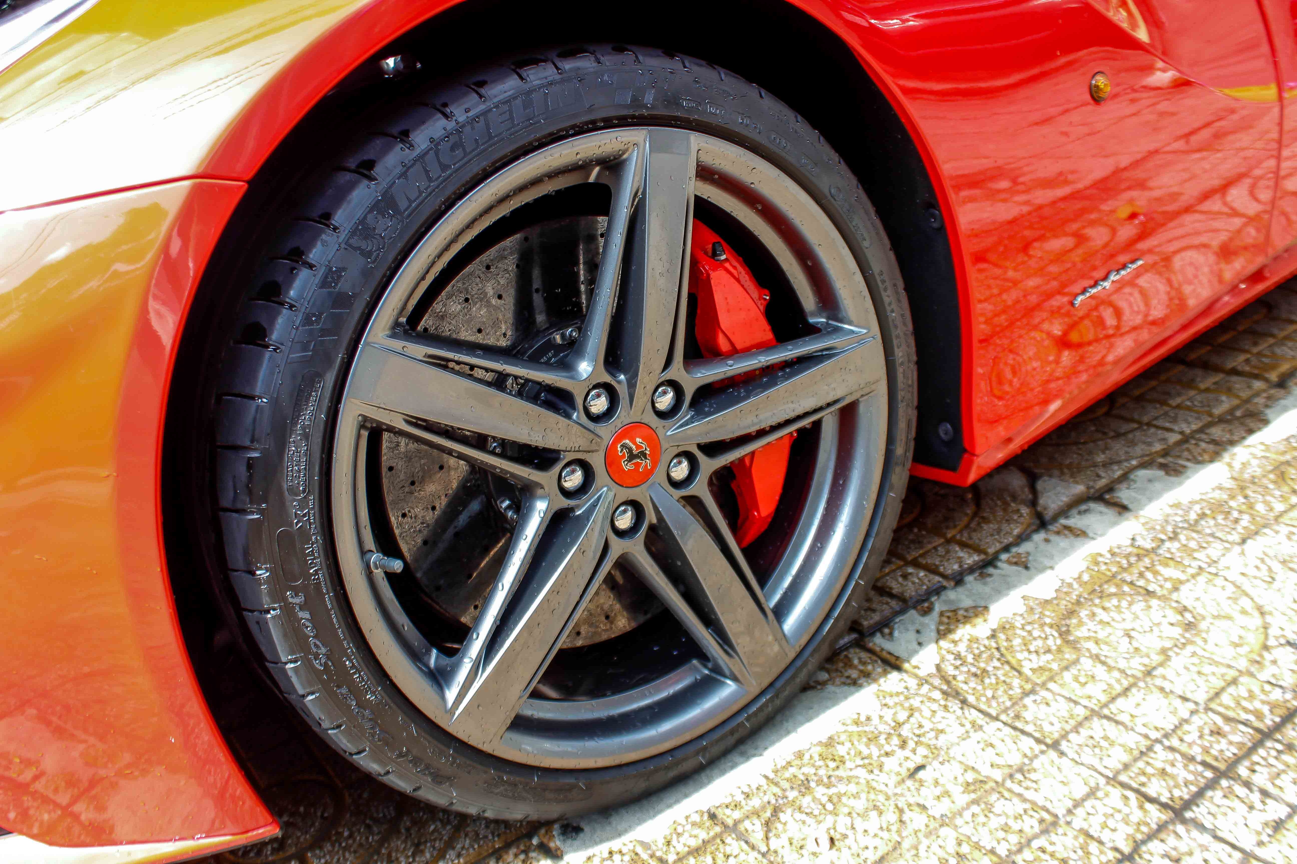 sieu xe Ferrari F12 ve Viet Nam anh 7