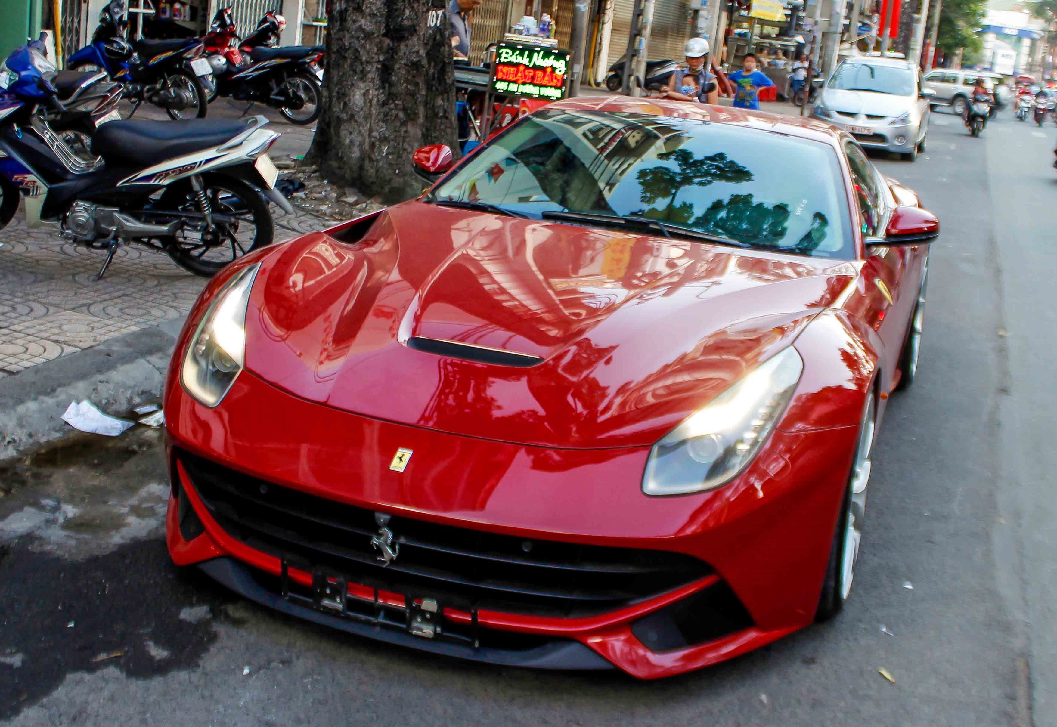 Ferrari F12 do ve Viet Nam anh 2