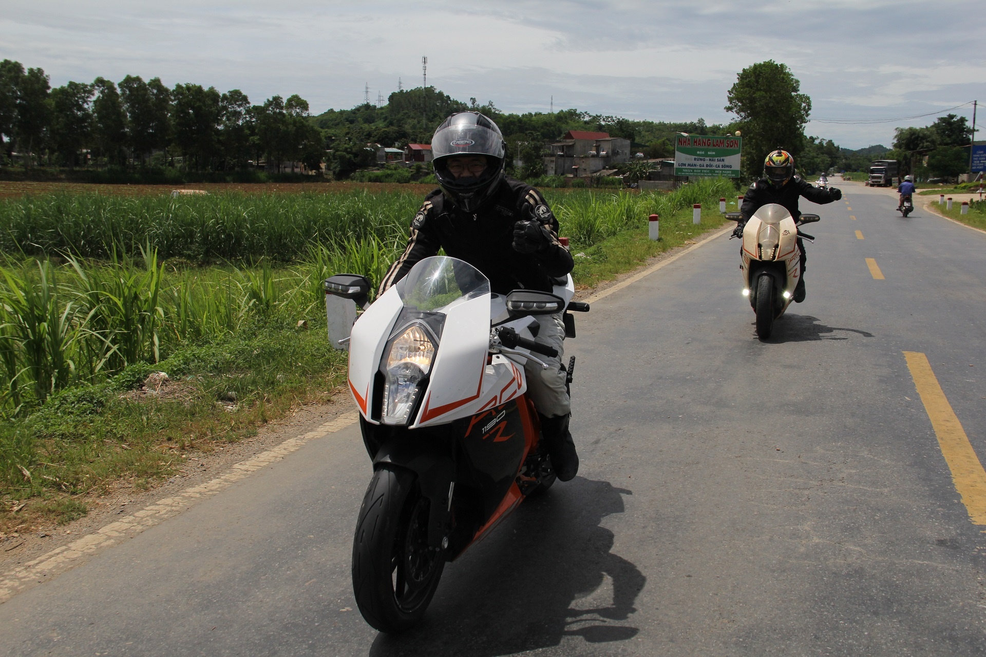 phuot xuyen Viet bang Kawasaki anh 11