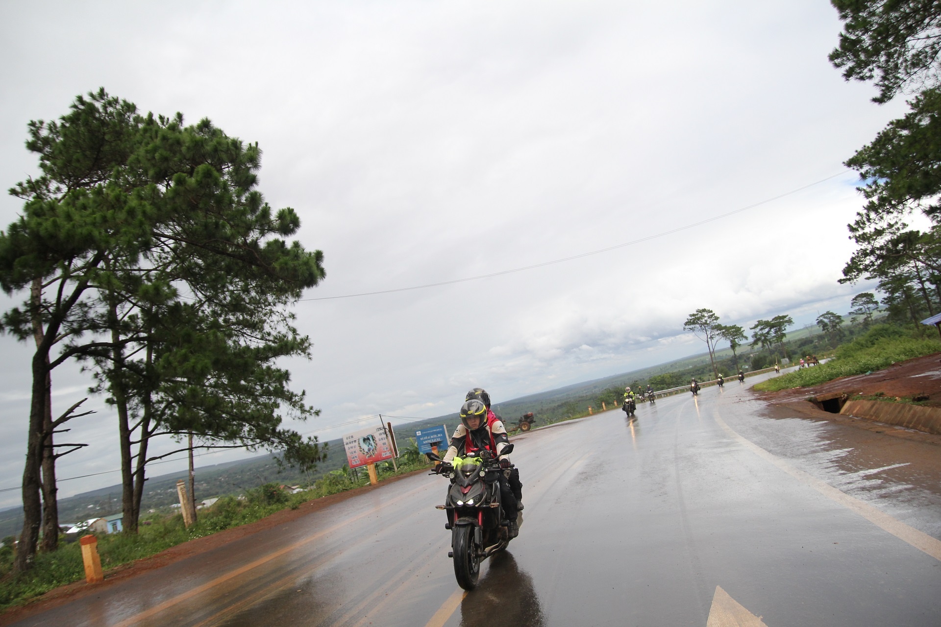 phuot xuyen Viet bang Kawasaki anh 2