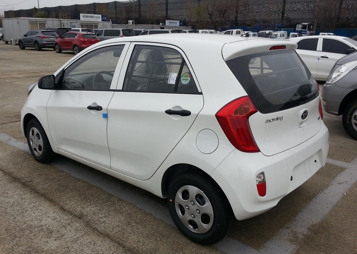 xe hoi gia 300 trieu tai Viet Nam anh 3