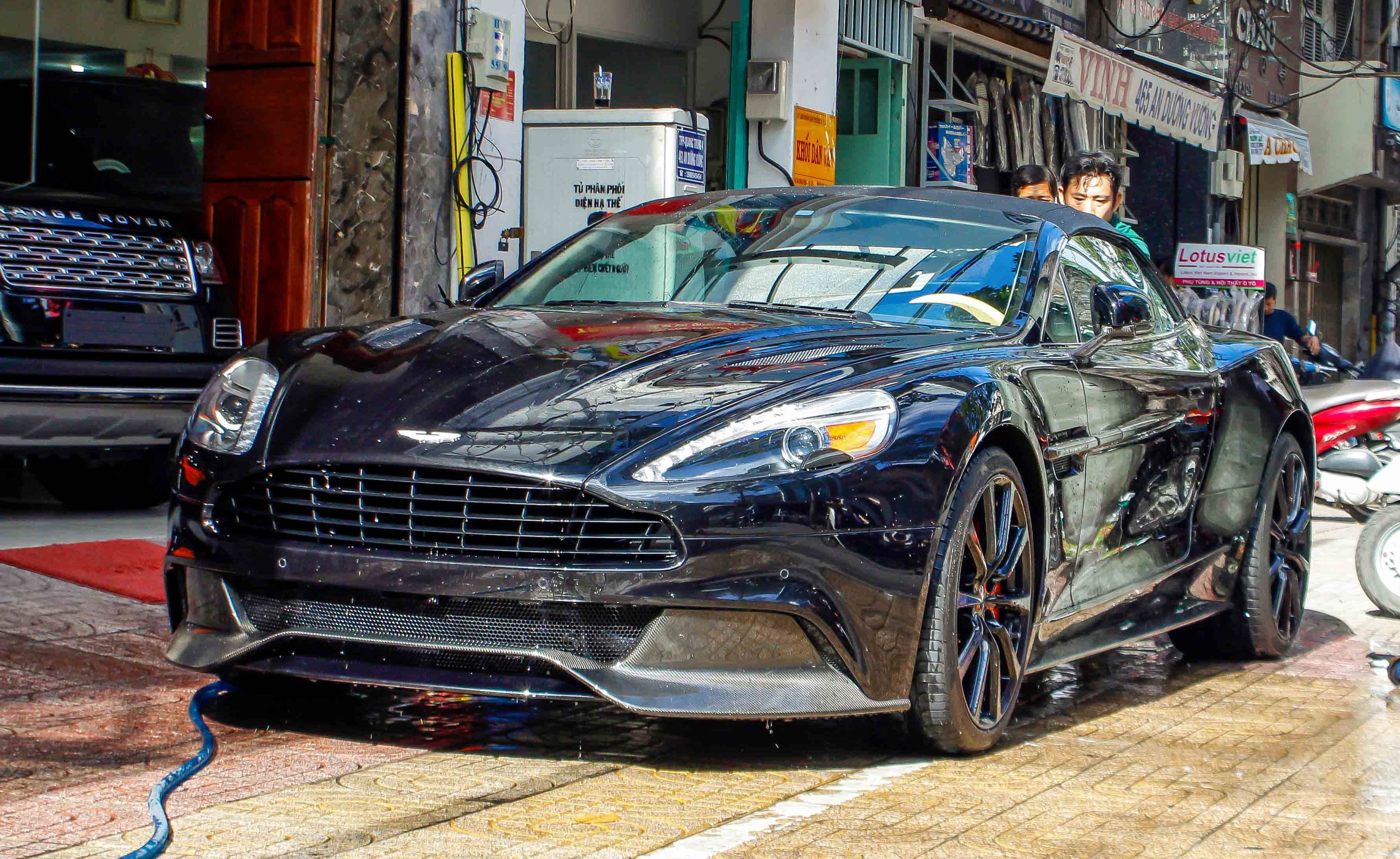 Aston Martin Vanquish mui tran dau tien ve Viet Nam hinh anh