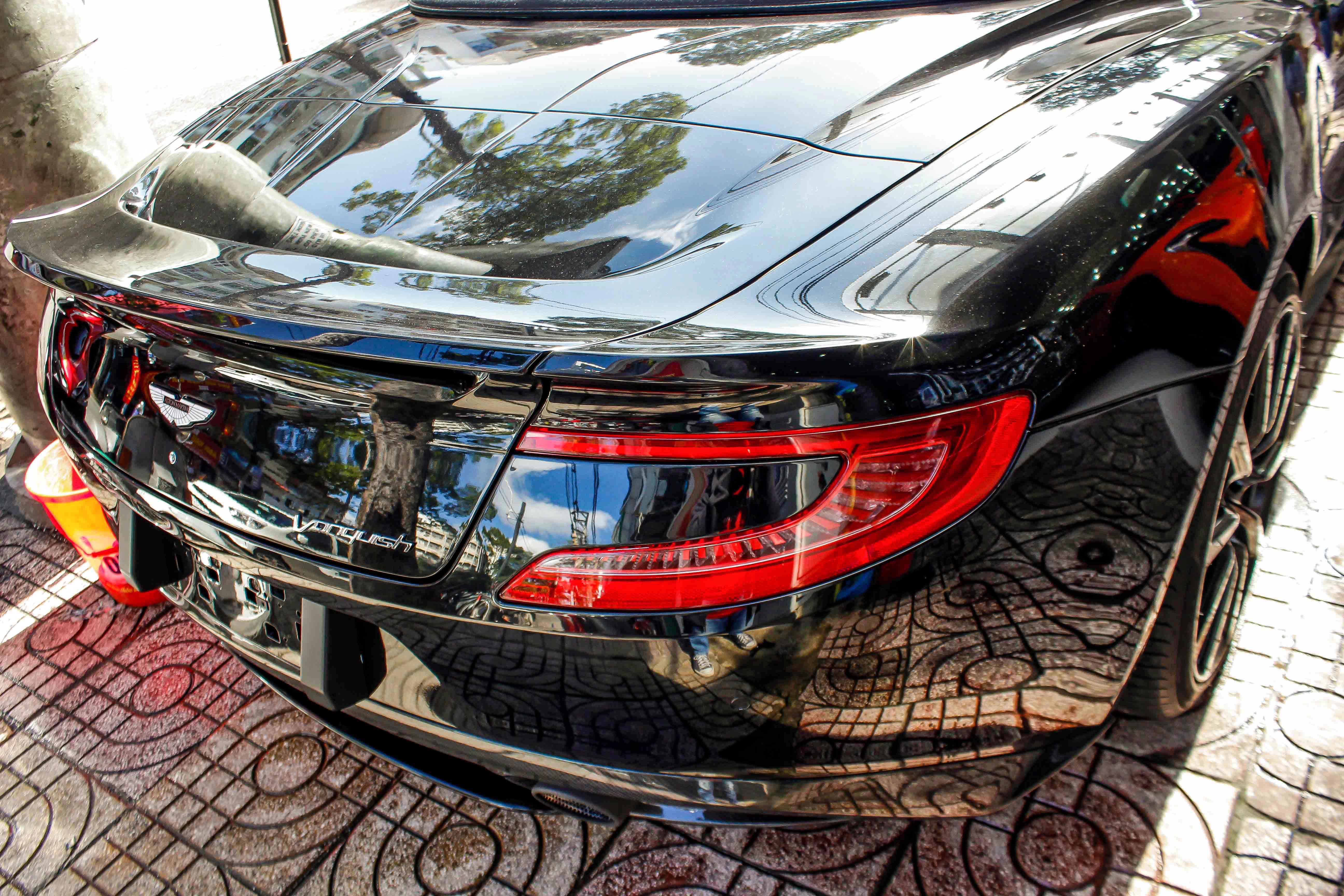 Aston Martin Vanquish Volante Viet Nam anh 7