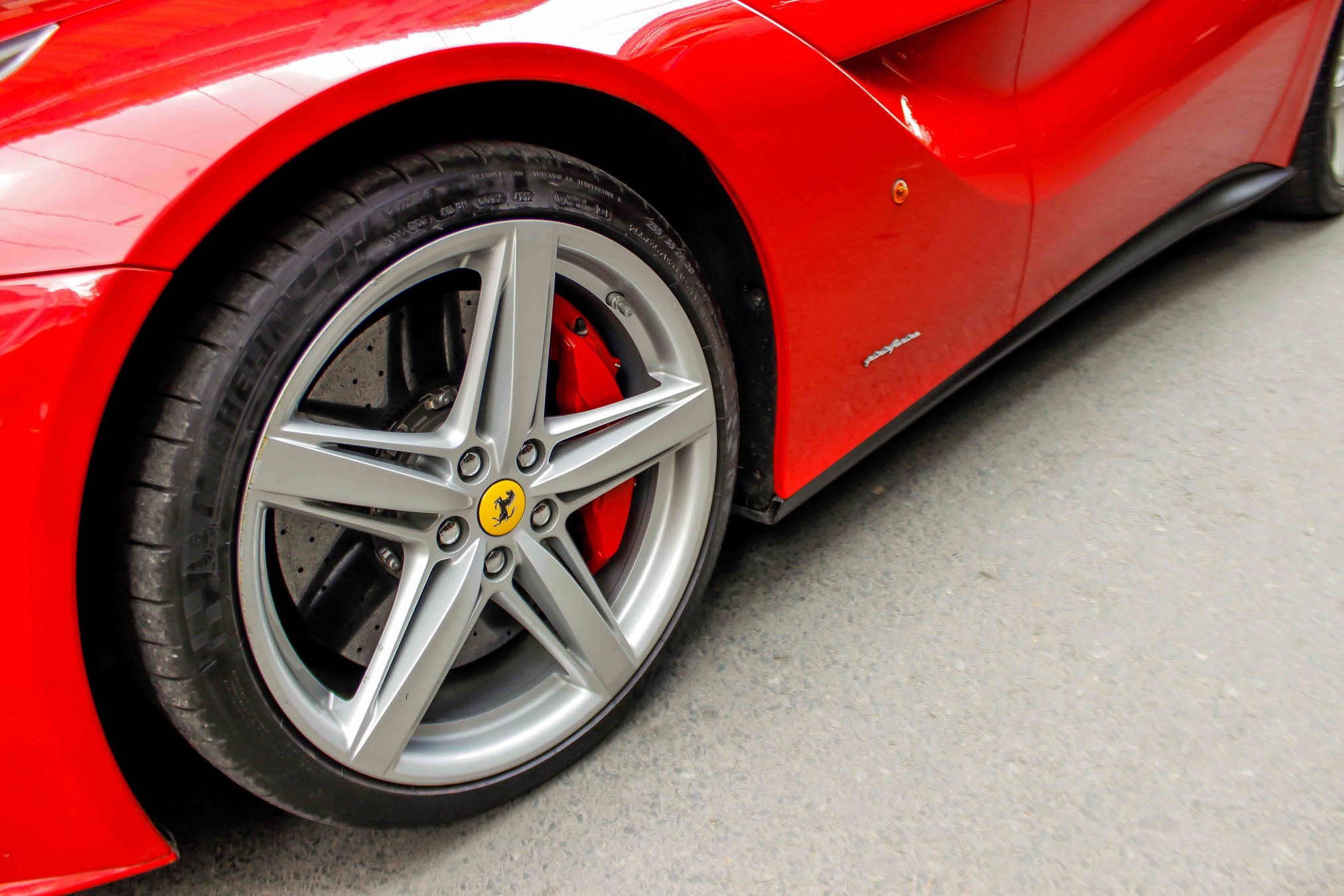 Ferrari F12 dau tien Viet Nam anh 5