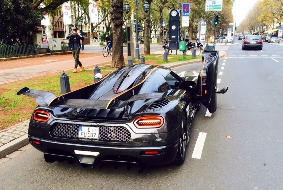 Koenigsegg One: 1 tai nan anh 3