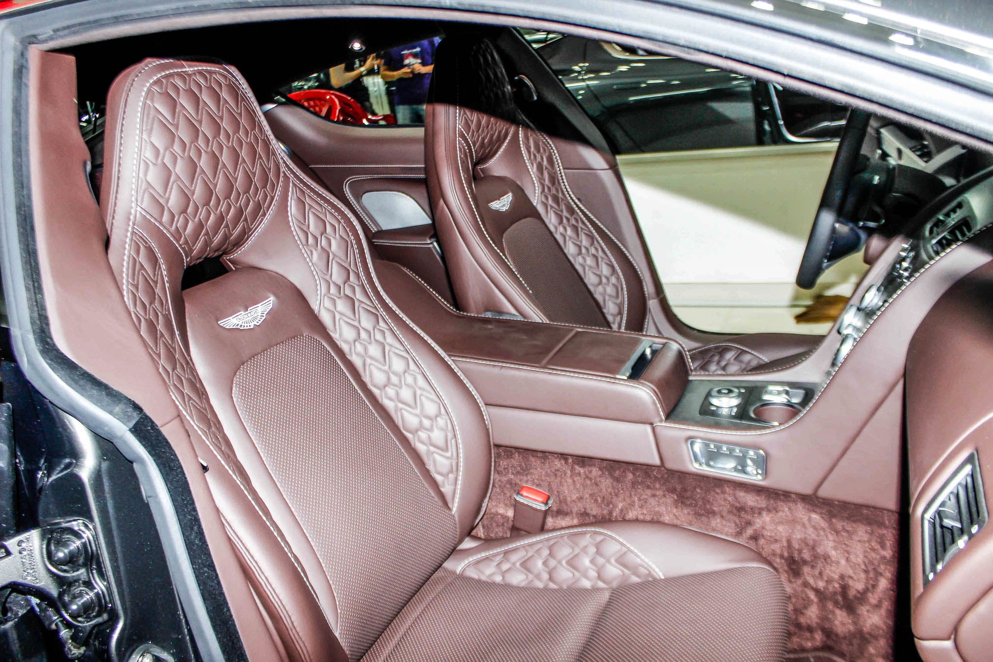 Aston Martin Rapide S tai Sai Gon anh 6