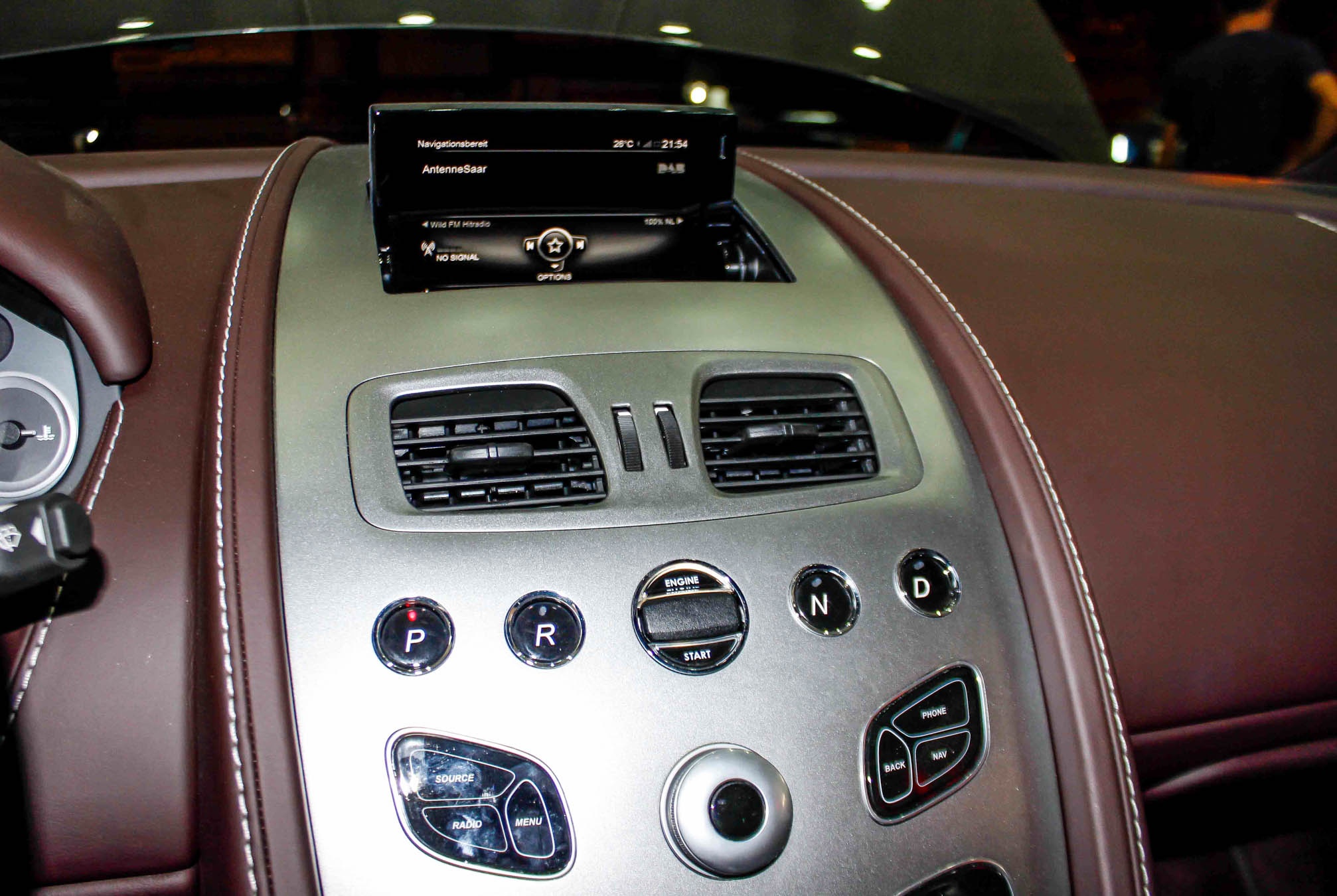 Aston Martin Rapide S tai Sai Gon anh 10