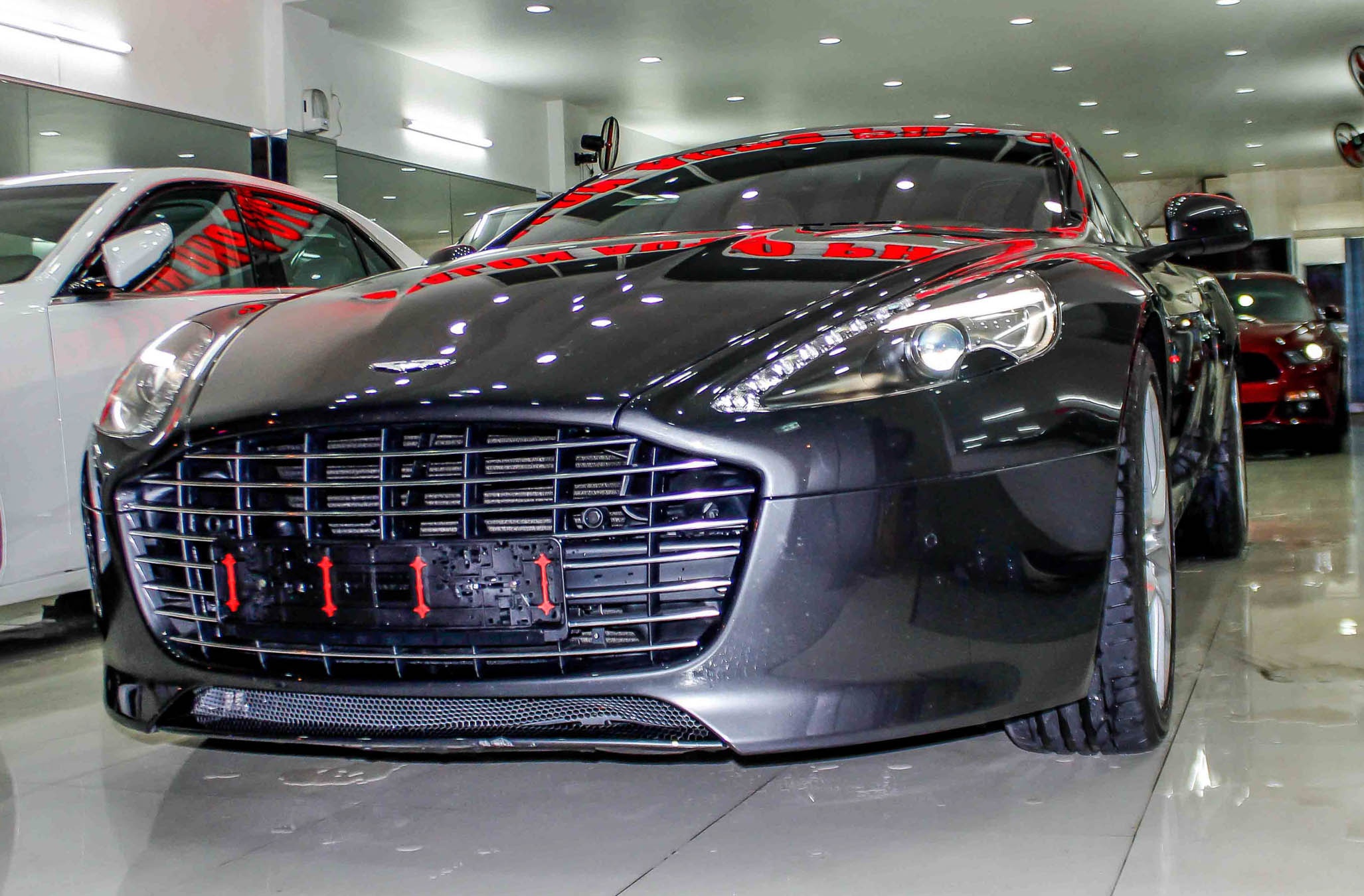 Aston Martin Rapide S tai Sai Gon anh 3