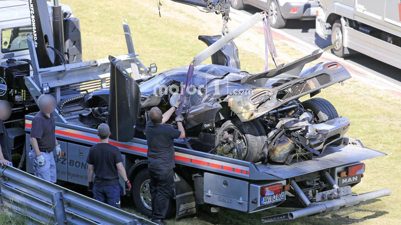 Hien truong vu tai nan oenigsegg One:1 hinh anh