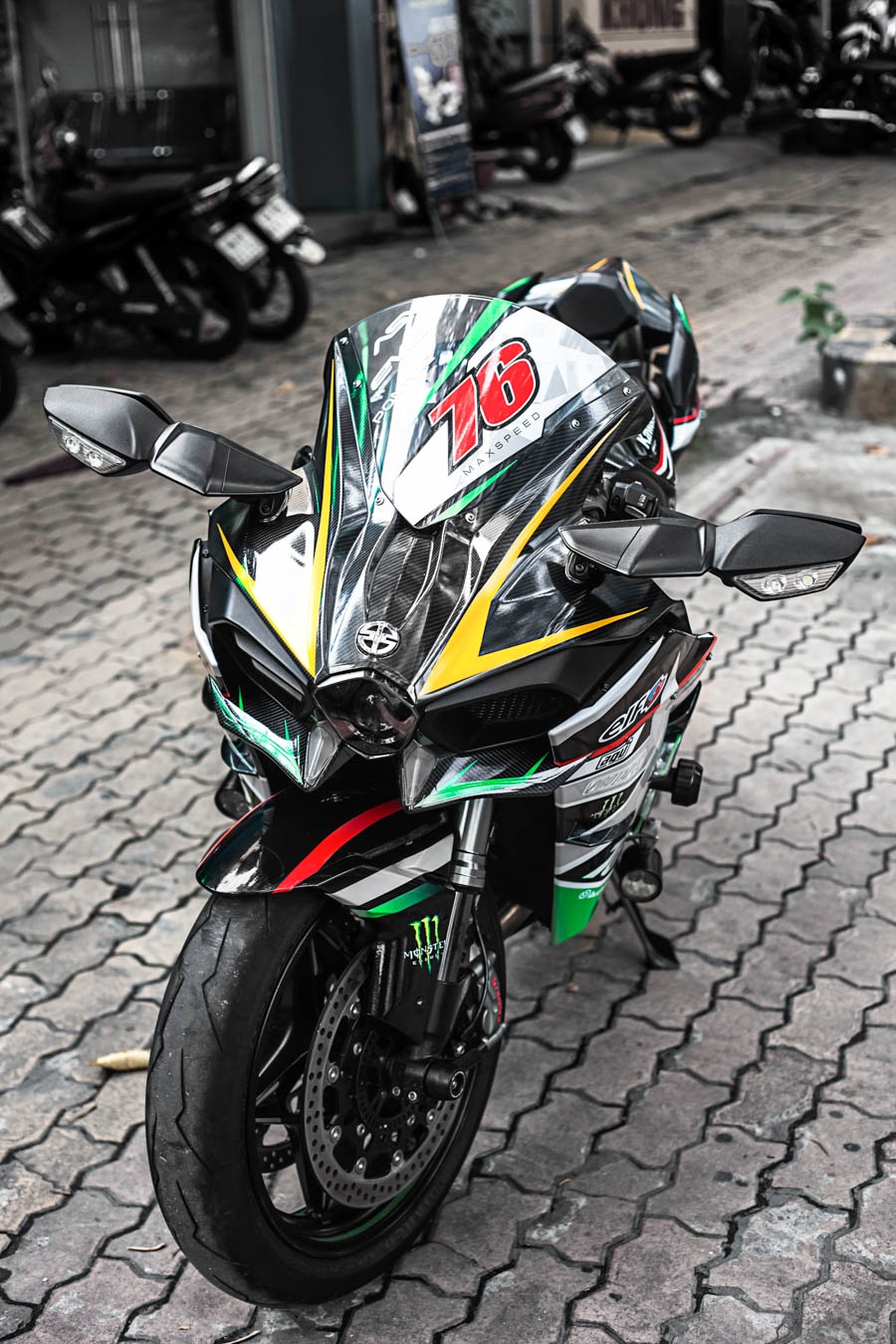 Kawasaki H2 do decal o Sai Gon anh 3