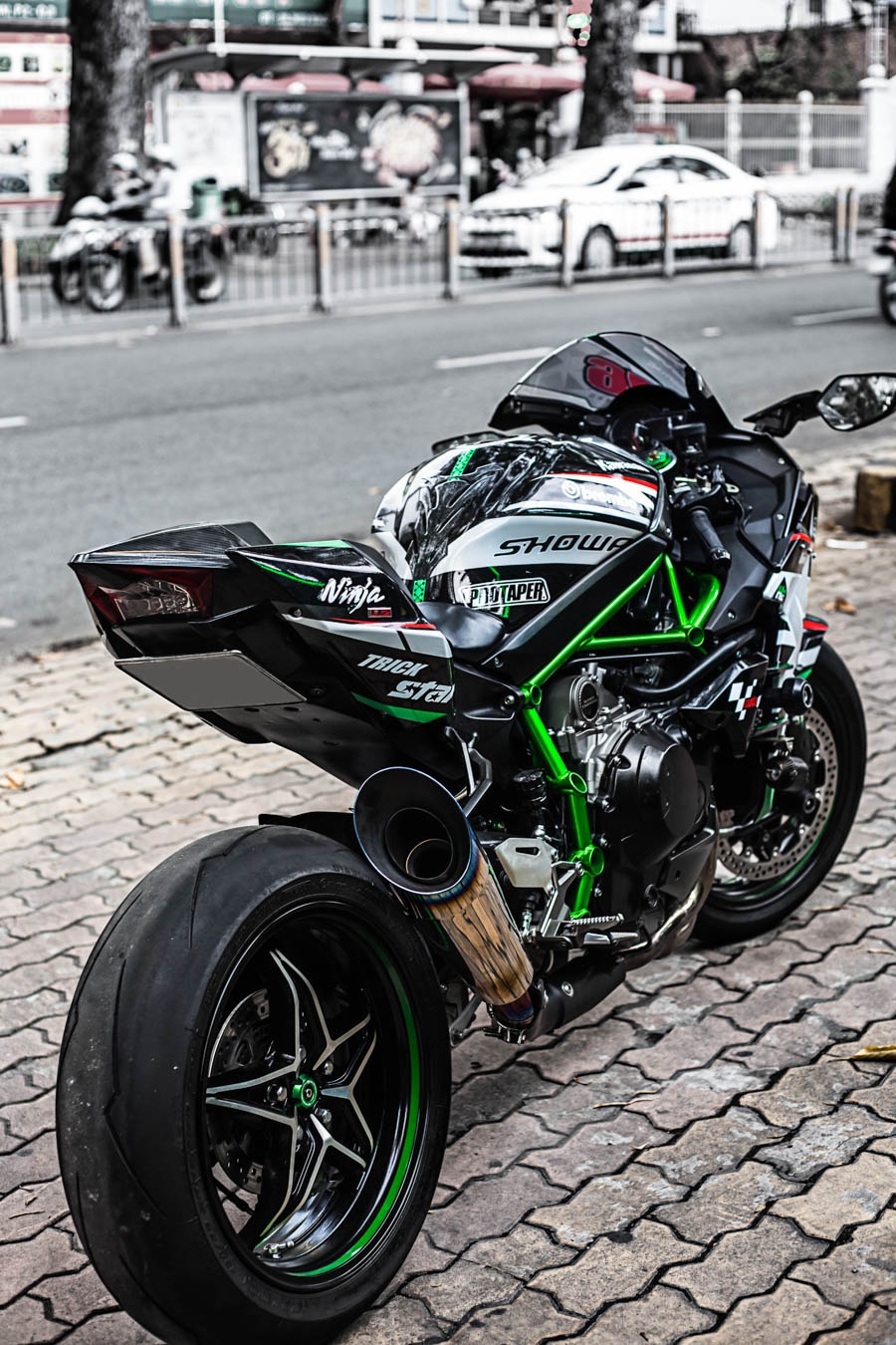 Kawasaki H2 do decal o Sai Gon anh 4