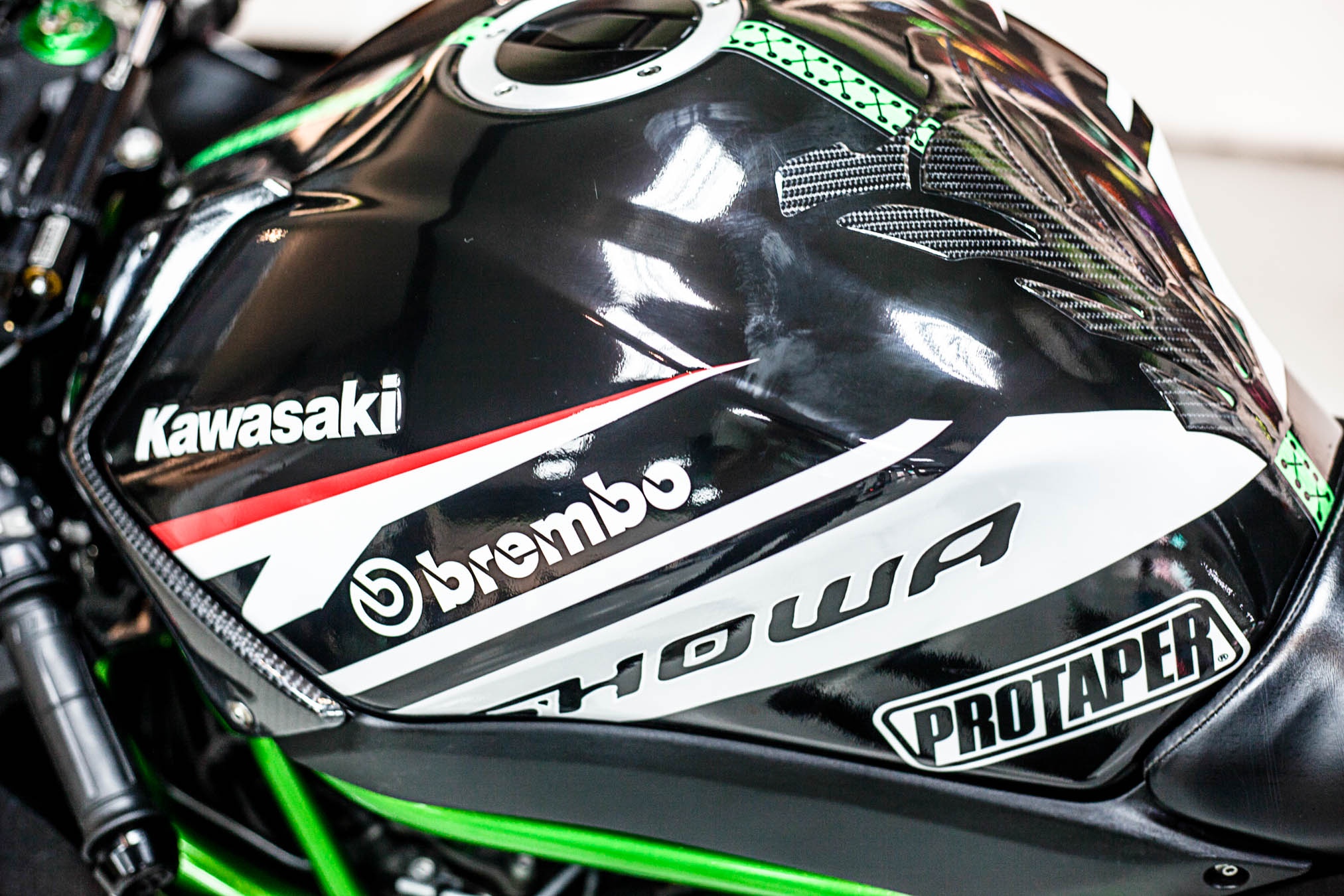 Kawasaki H2 do decal o Sai Gon anh 6