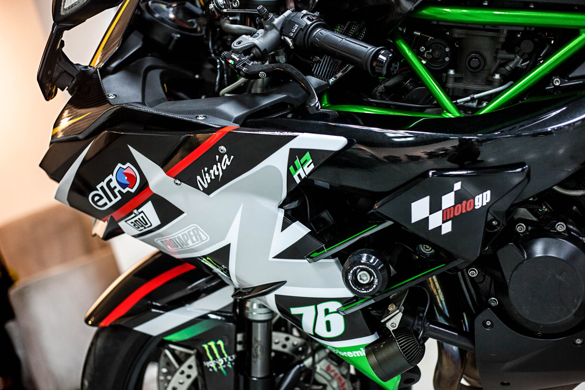 Kawasaki H2 do decal o Sai Gon anh 7