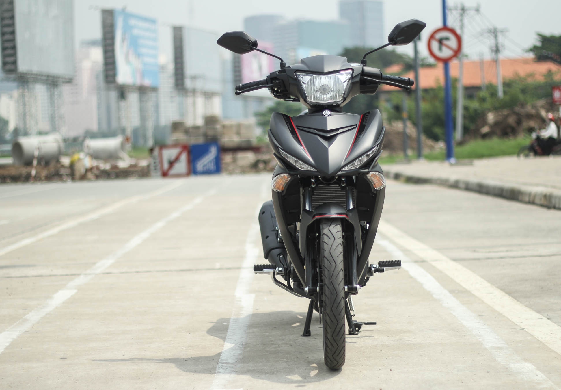 Yamaha Exciter 150 Matte Black anh 3