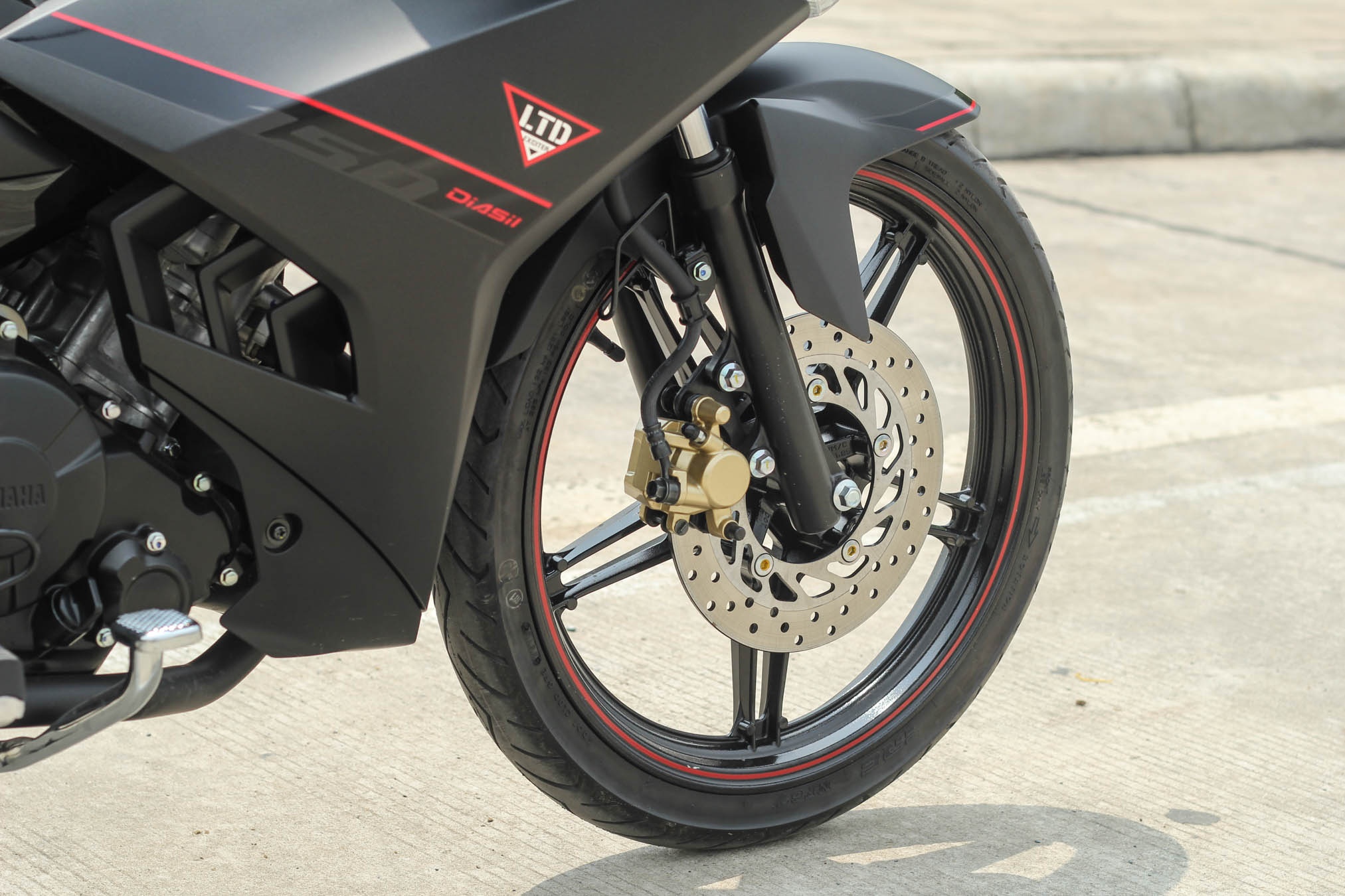 Yamaha Exciter 150 Matte Black anh 4