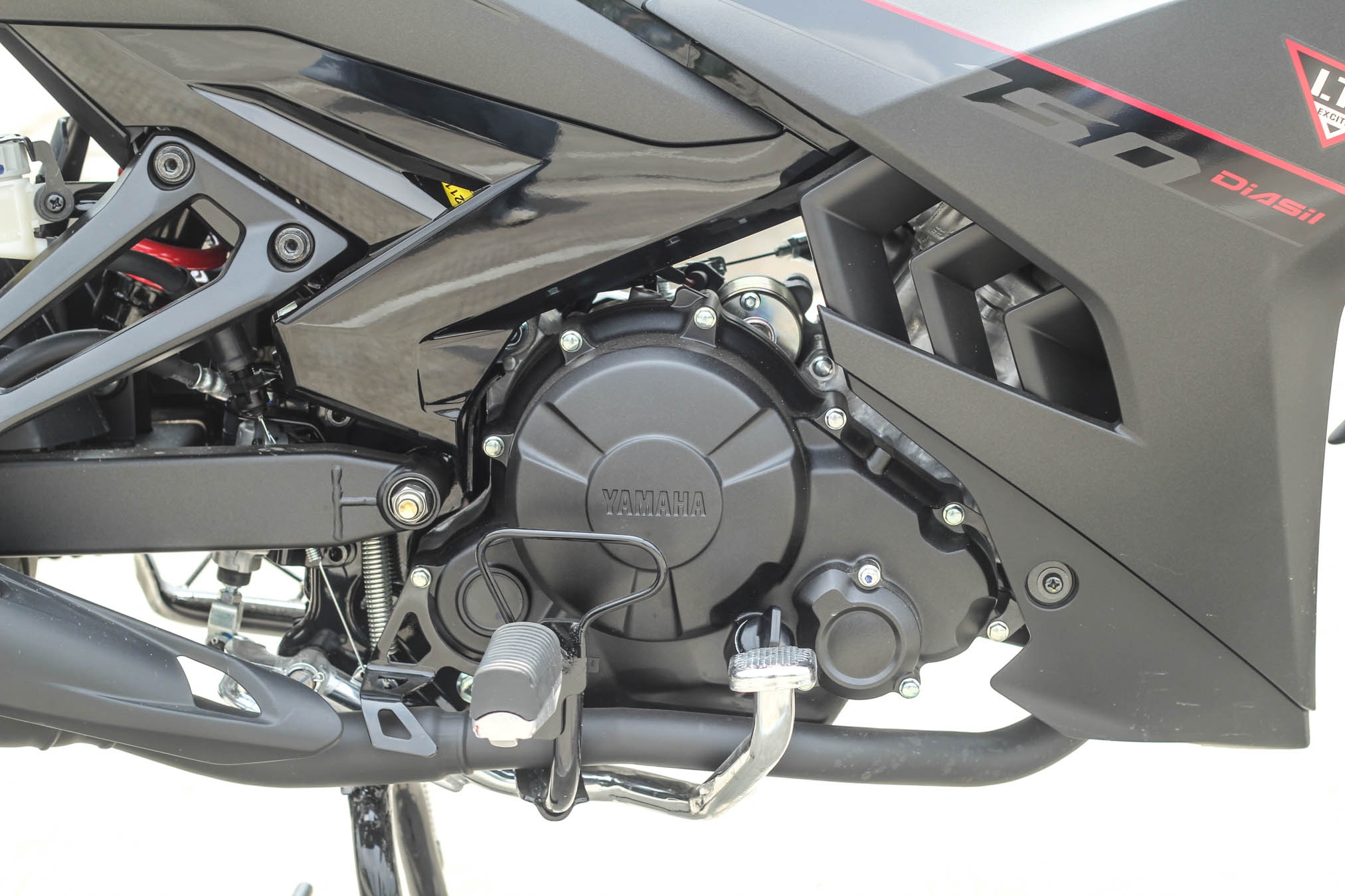 Yamaha Exciter 150 Matte Black anh 6