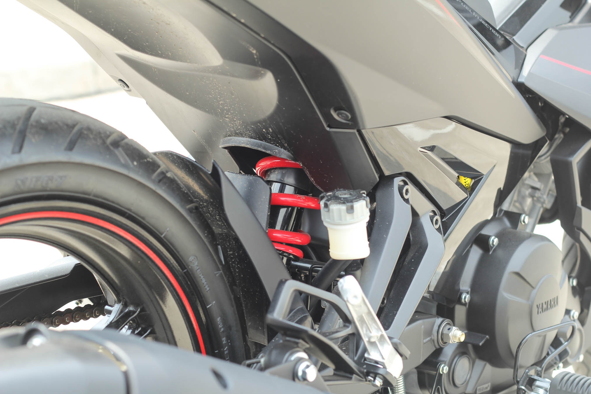 Yamaha Exciter 150 Matte Black anh 7