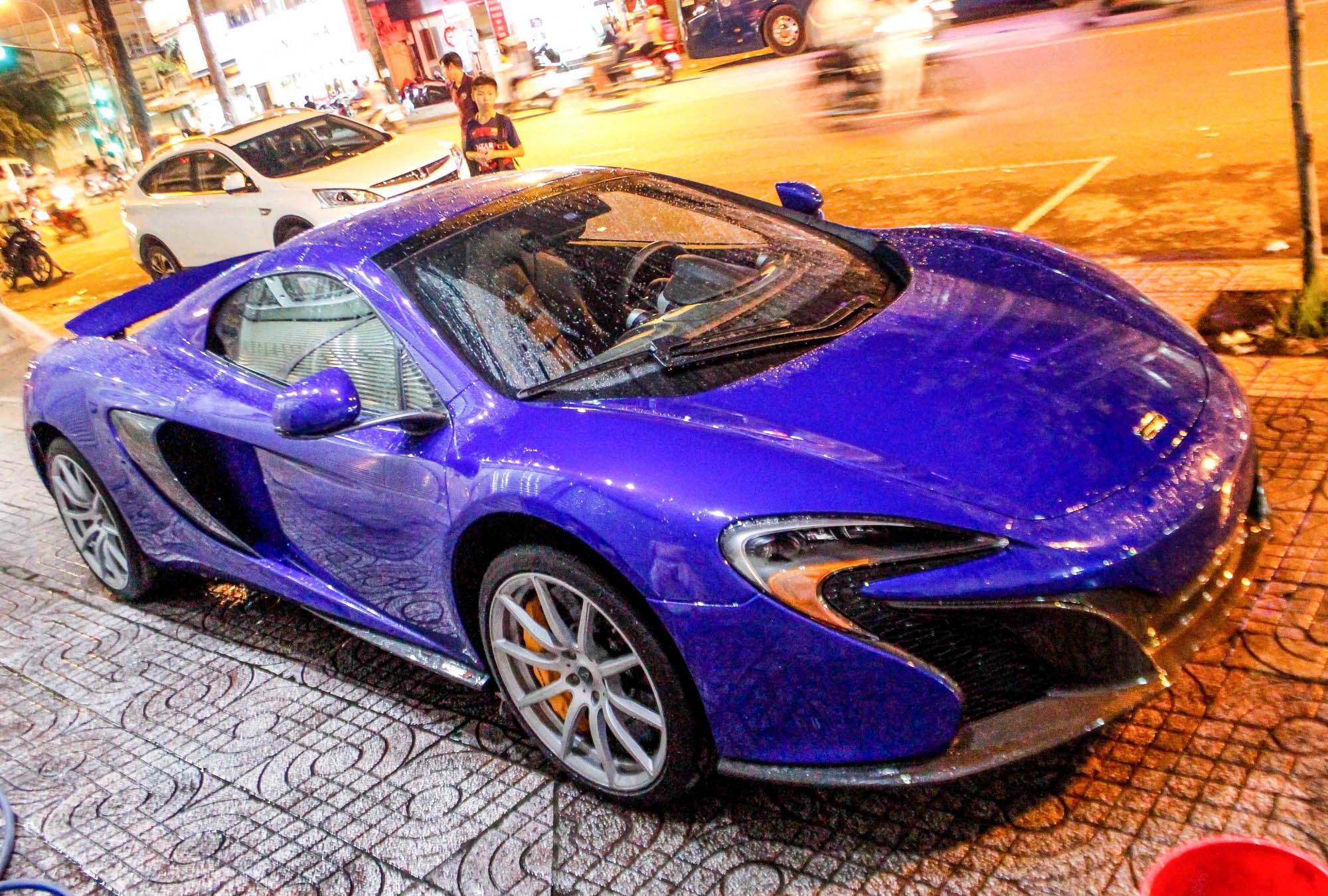 McLaren 650S mau xanh dau tien ve Sai Gon anh 1