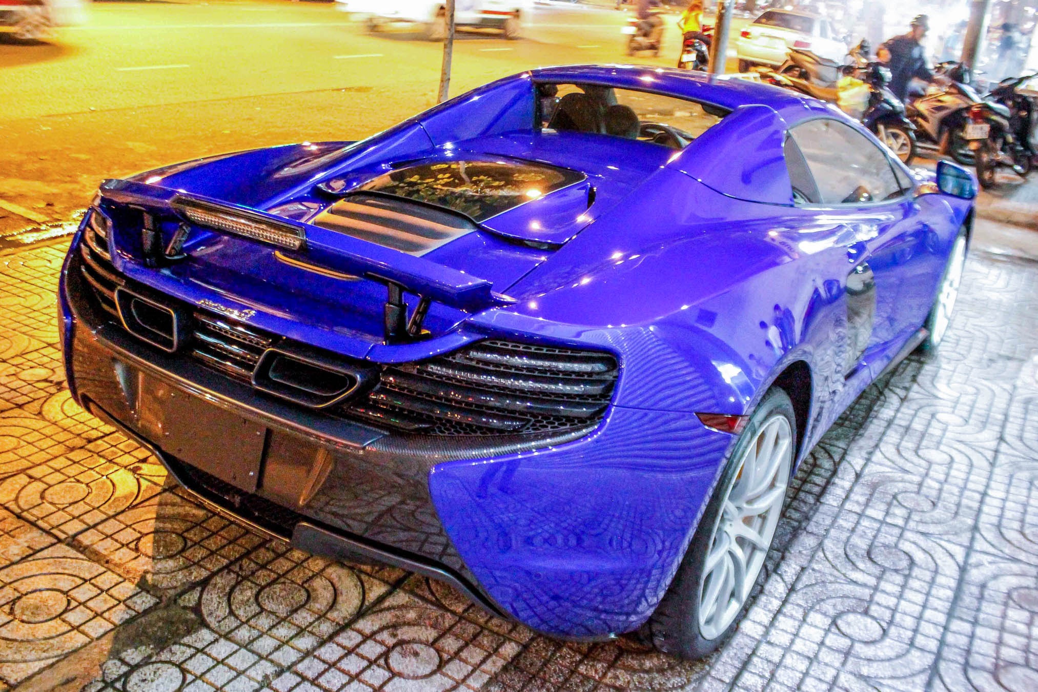 McLaren 650S mau xanh dau tien ve Sai Gon anh 2