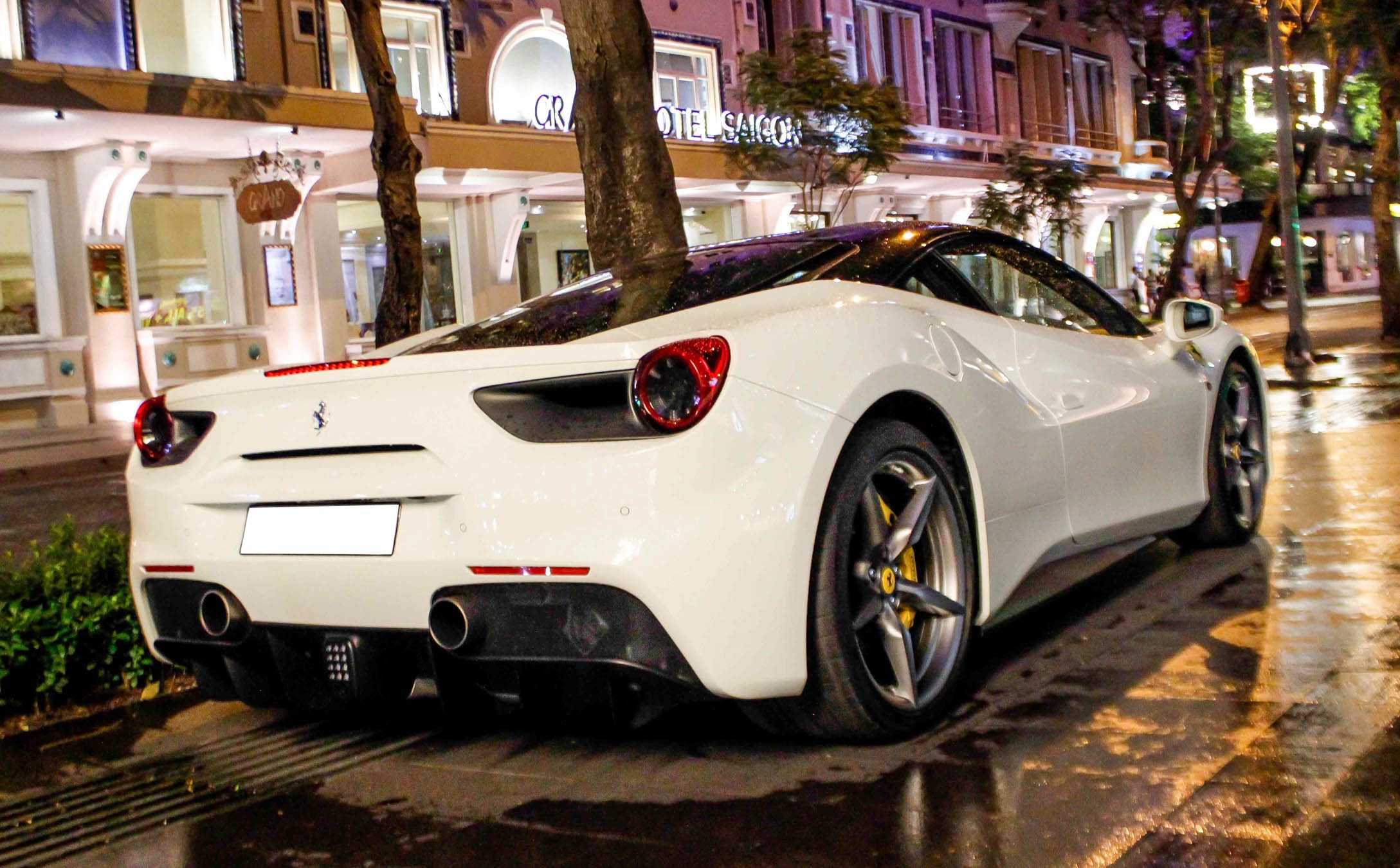 Sieu xe Ferrari 488 Cuong Do La anh 2