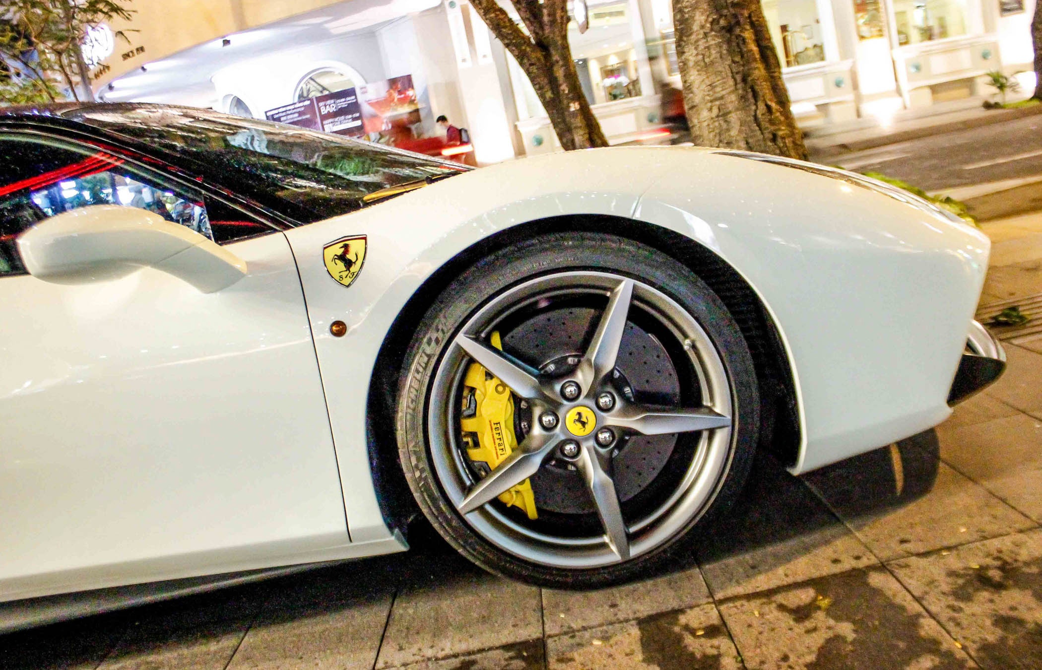 Sieu xe Ferrari 488 Cuong Do La anh 5