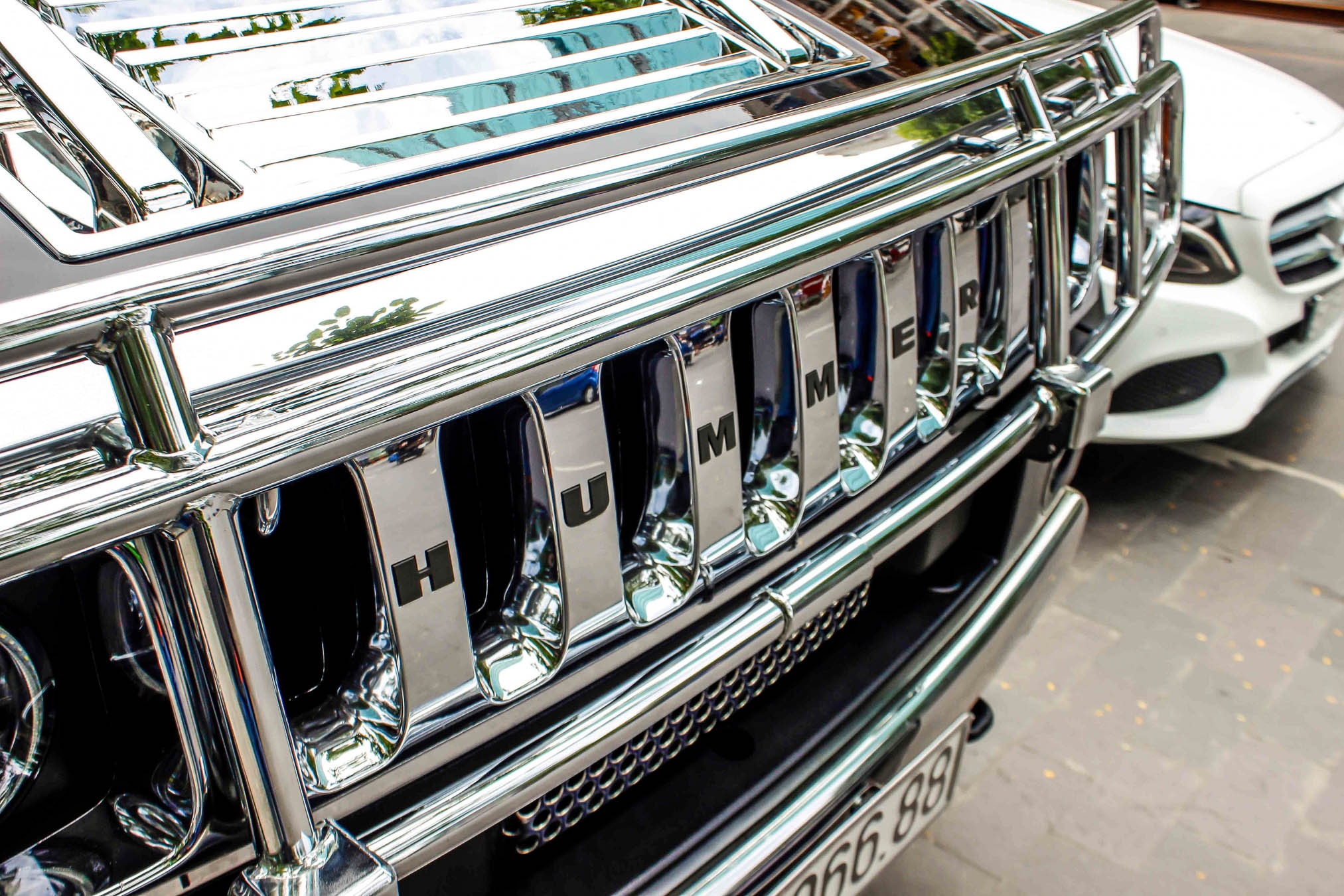 Hummer H2 tren pho di bo Nguyen Hue anh 9