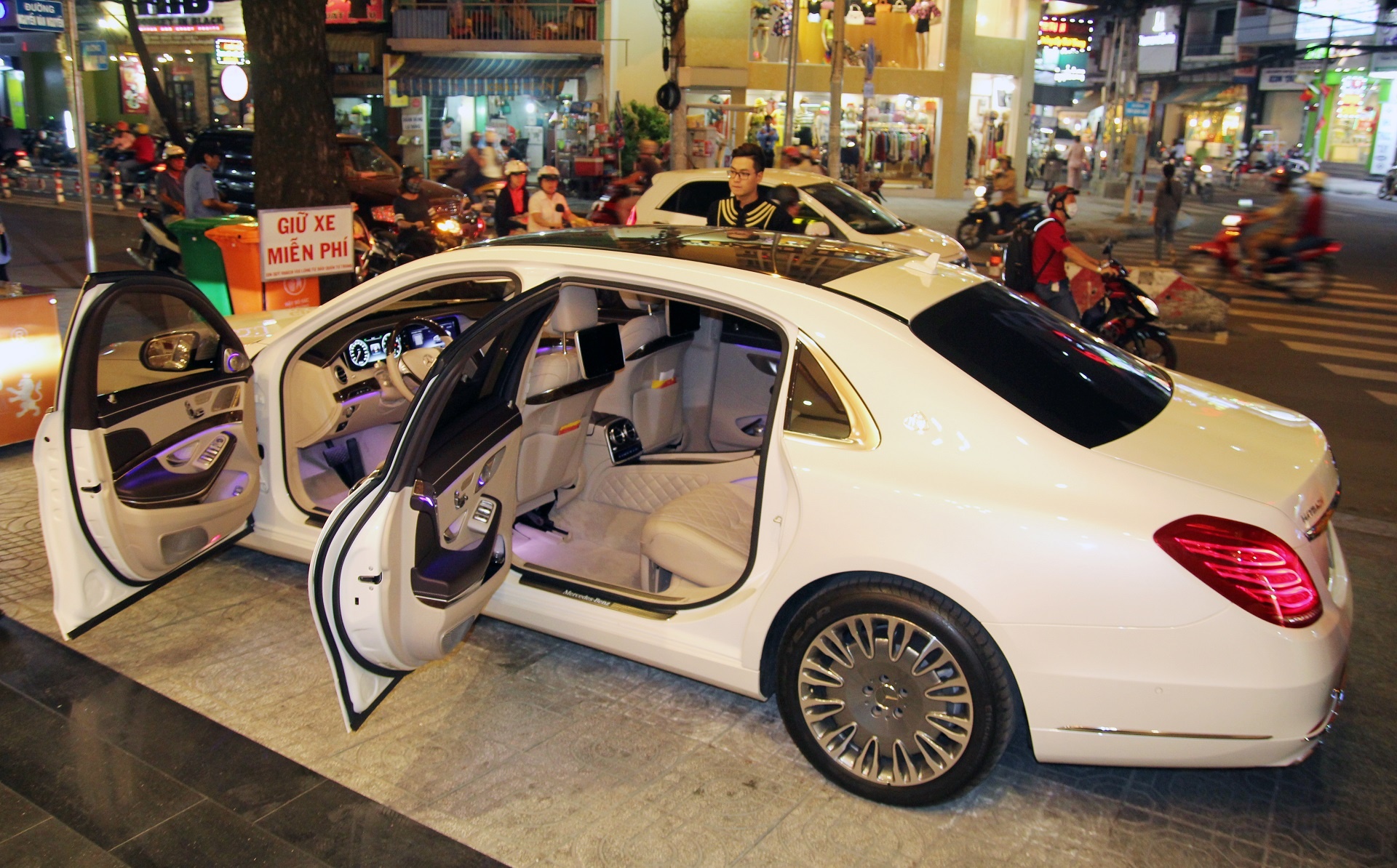 5 xe Mercedes dat nhat tai Viet Nam hinh anh