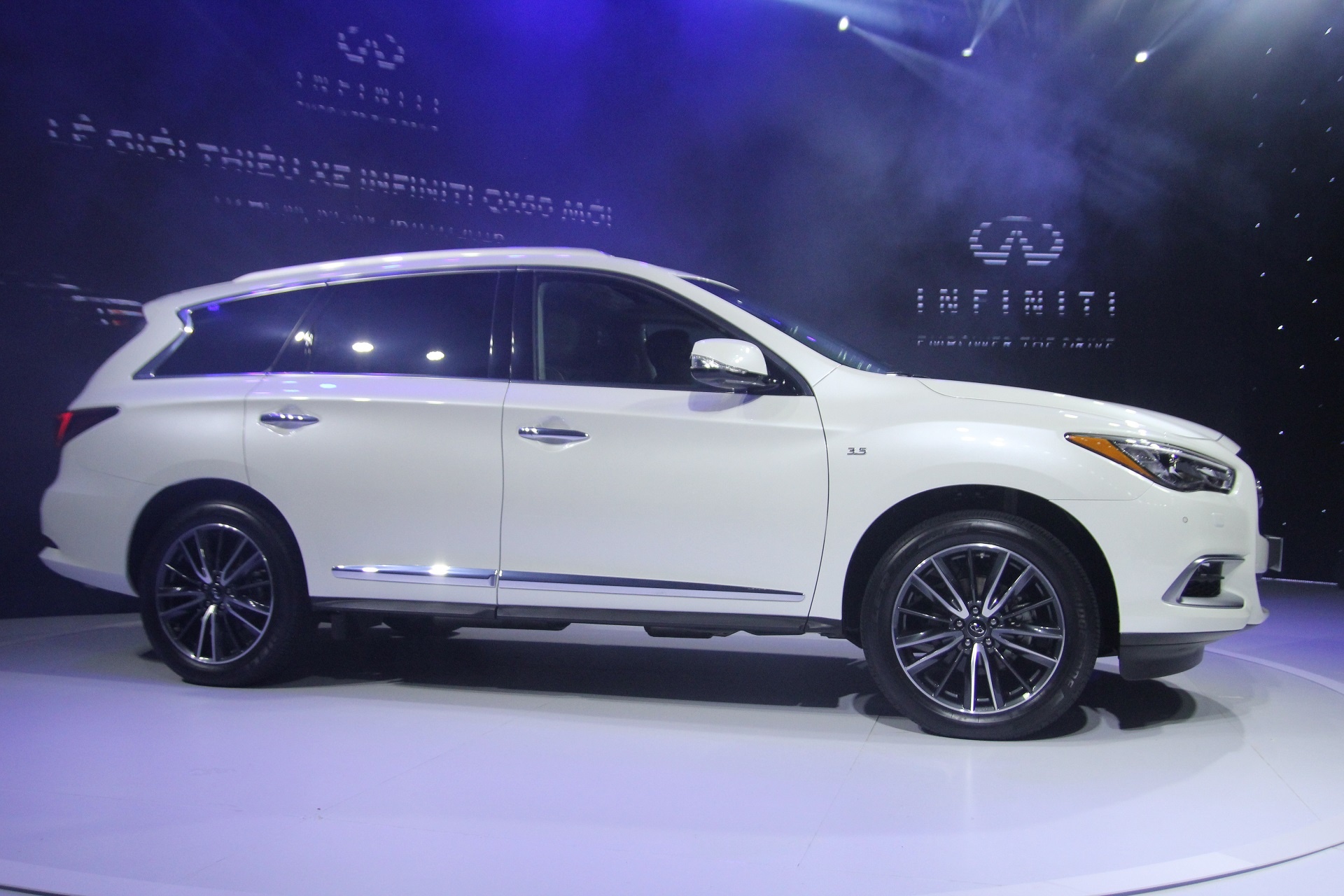 Infiniti QX60 ra mat tai Viet Nam anh 2