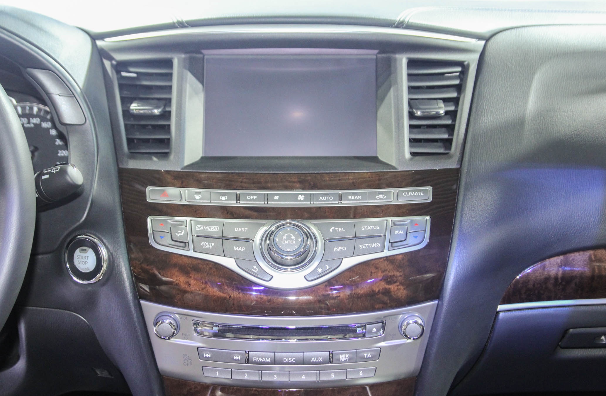 Infiniti QX60 ra mat tai Viet Nam anh 10