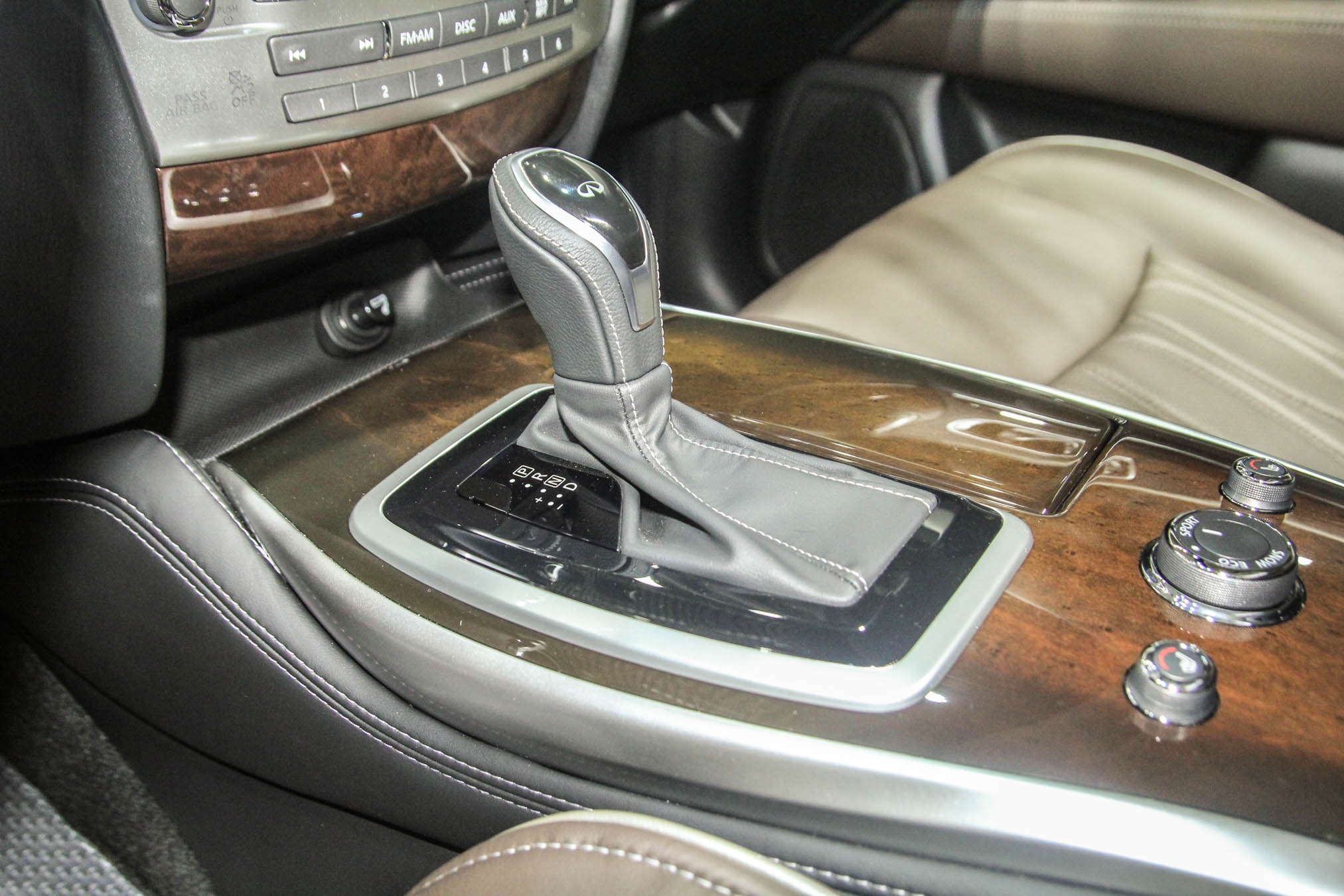 Infiniti QX60 ra mat tai Viet Nam anh 11