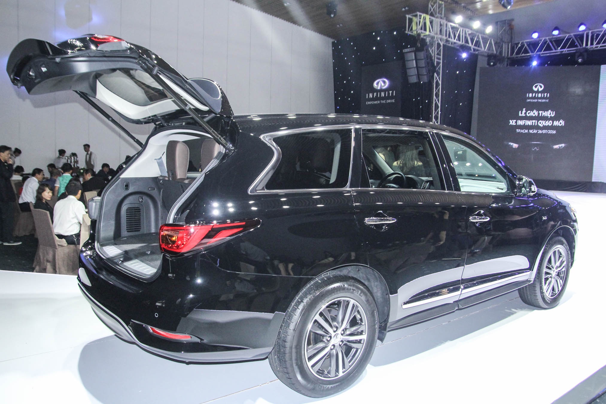 Infiniti QX60 ra mat tai Viet Nam anh 17