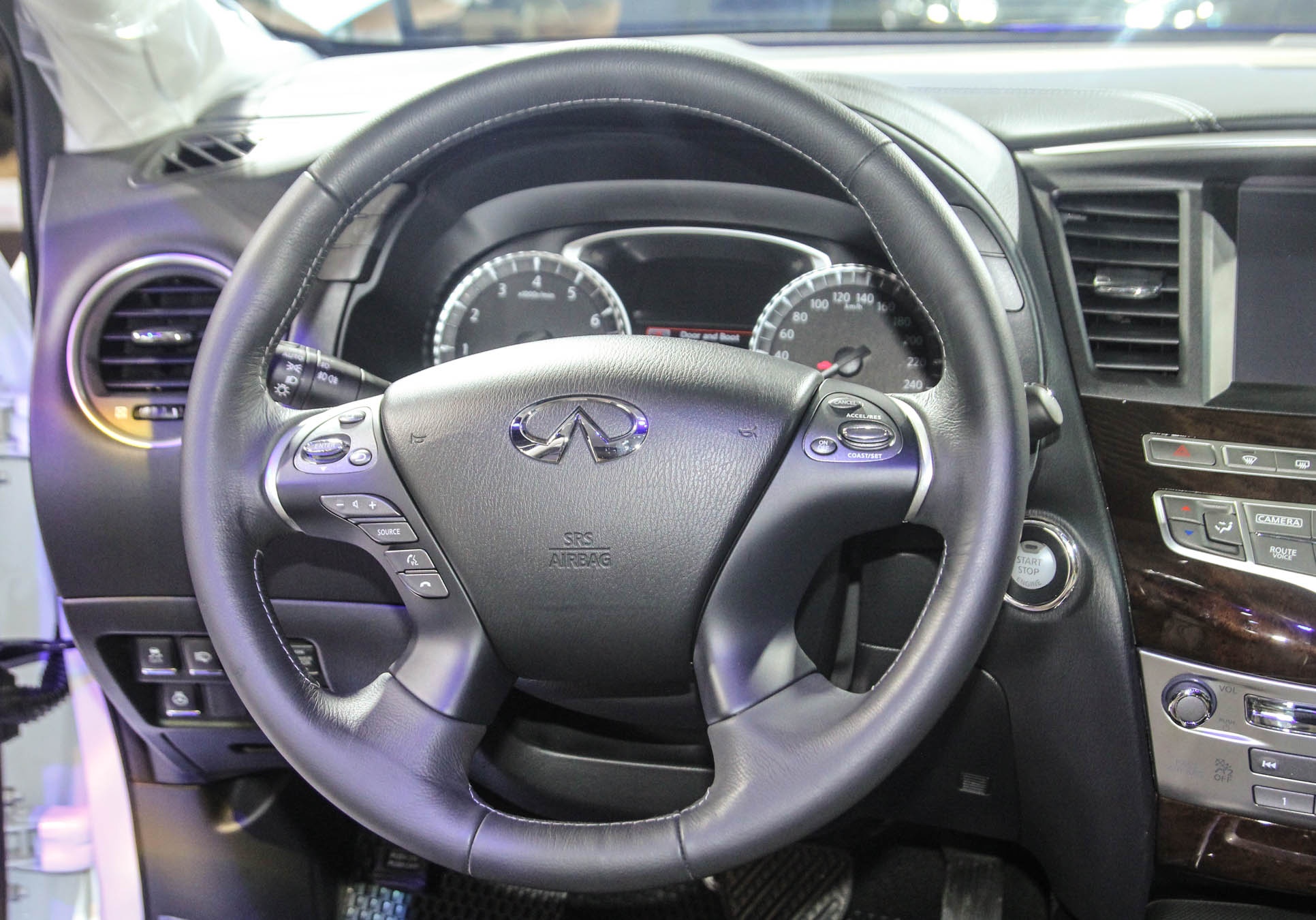 Infiniti QX60 ra mat tai Viet Nam anh 9