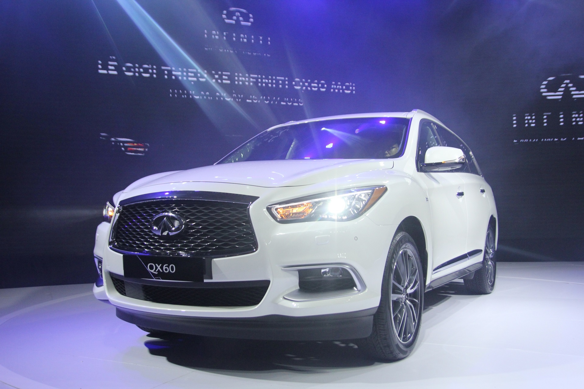 Infiniti QX60 ra mat tai Viet Nam anh 1