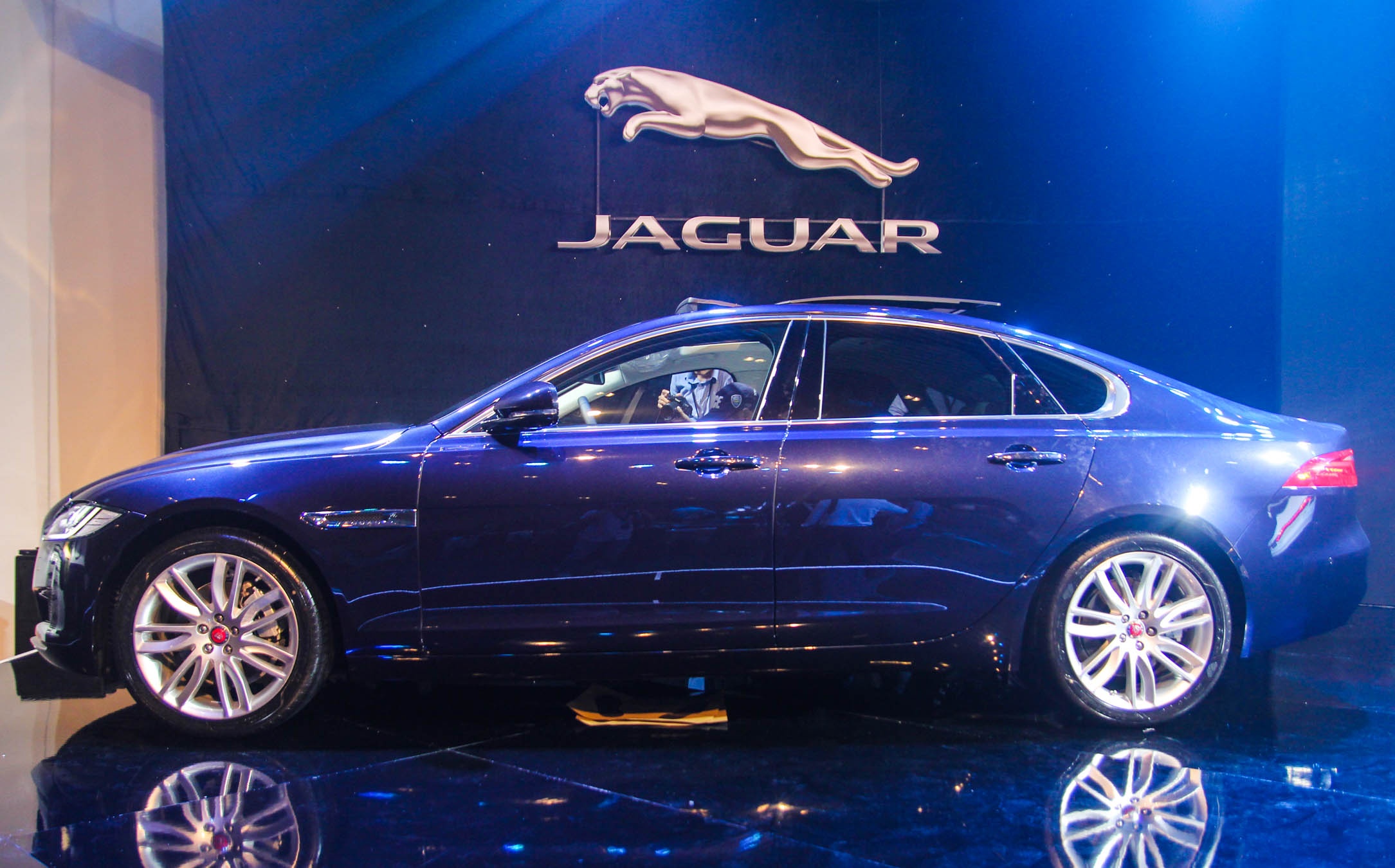 Jaguar XF ra mat tai Viet Nam anh 2
