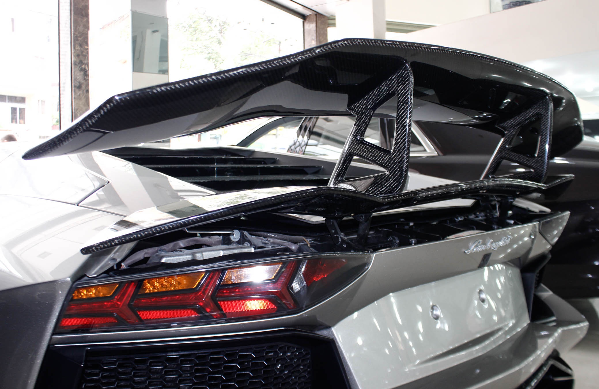 Lamborghini Aventador DMC dau tien Viet Nam anh 5