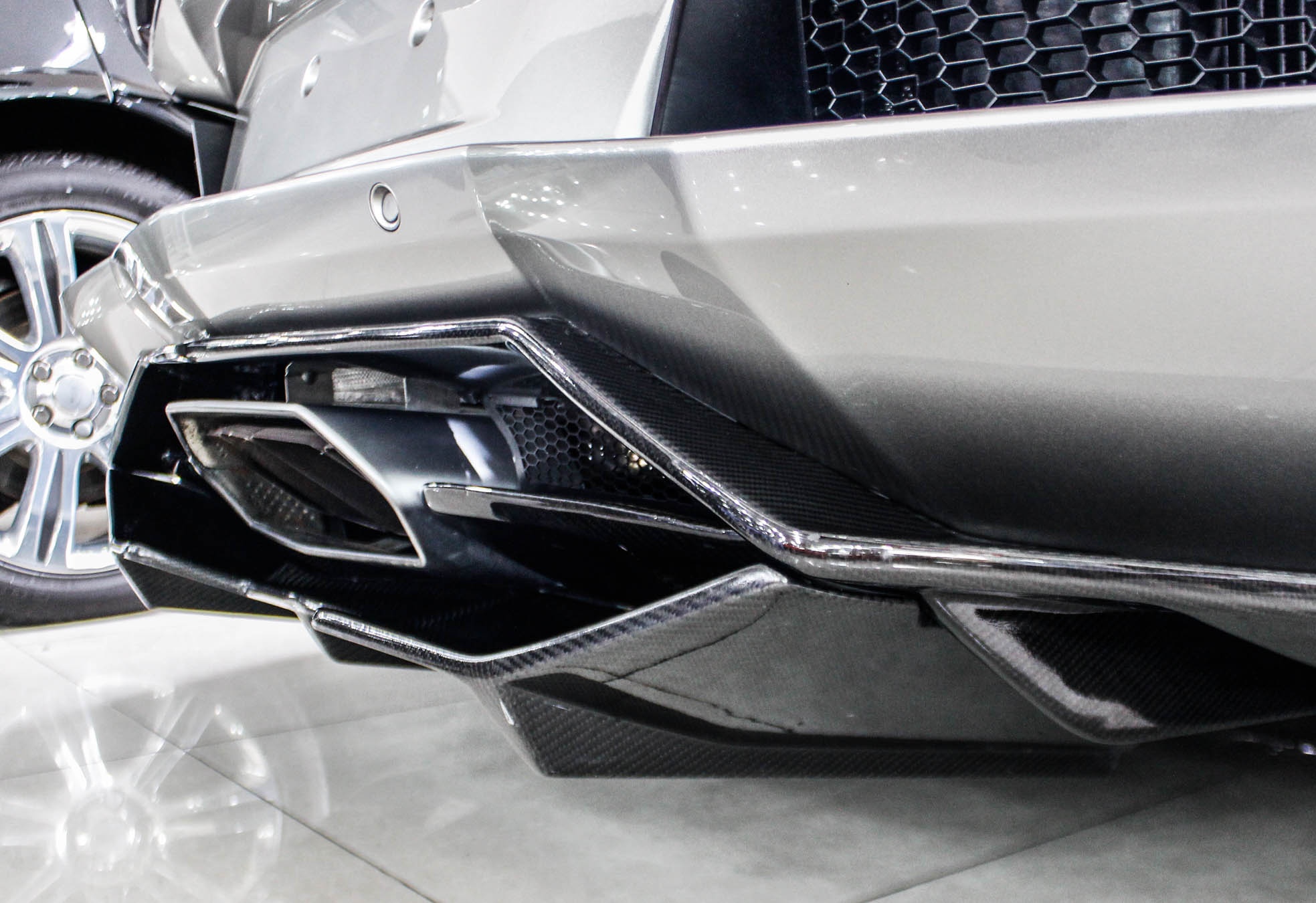 Lamborghini Aventador DMC dau tien Viet Nam anh 6