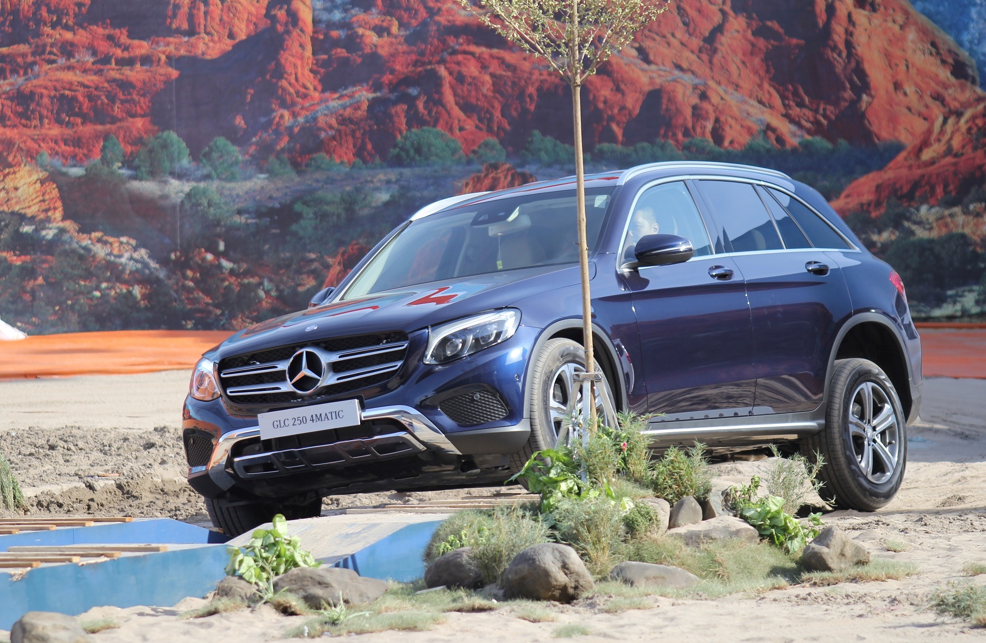 Mercedes GLC bat ngo tang gia tai Viet Nam hinh anh