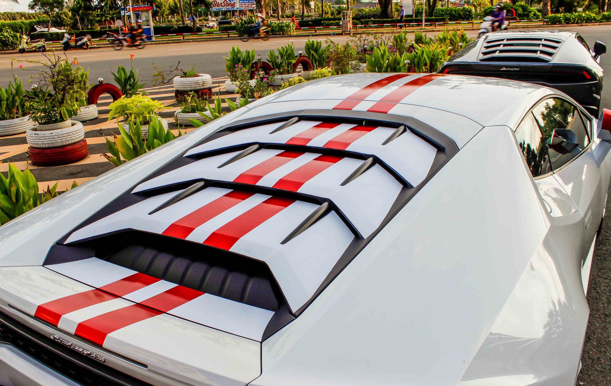 Lamborghini Huracan chinh hang anh 5