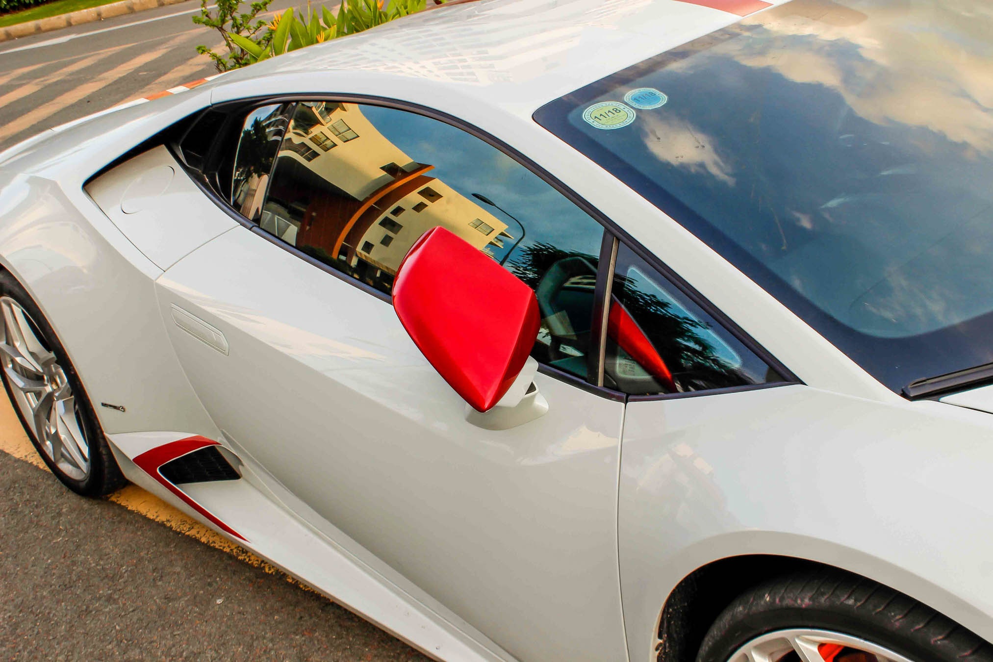 Lamborghini Huracan chinh hang anh 6