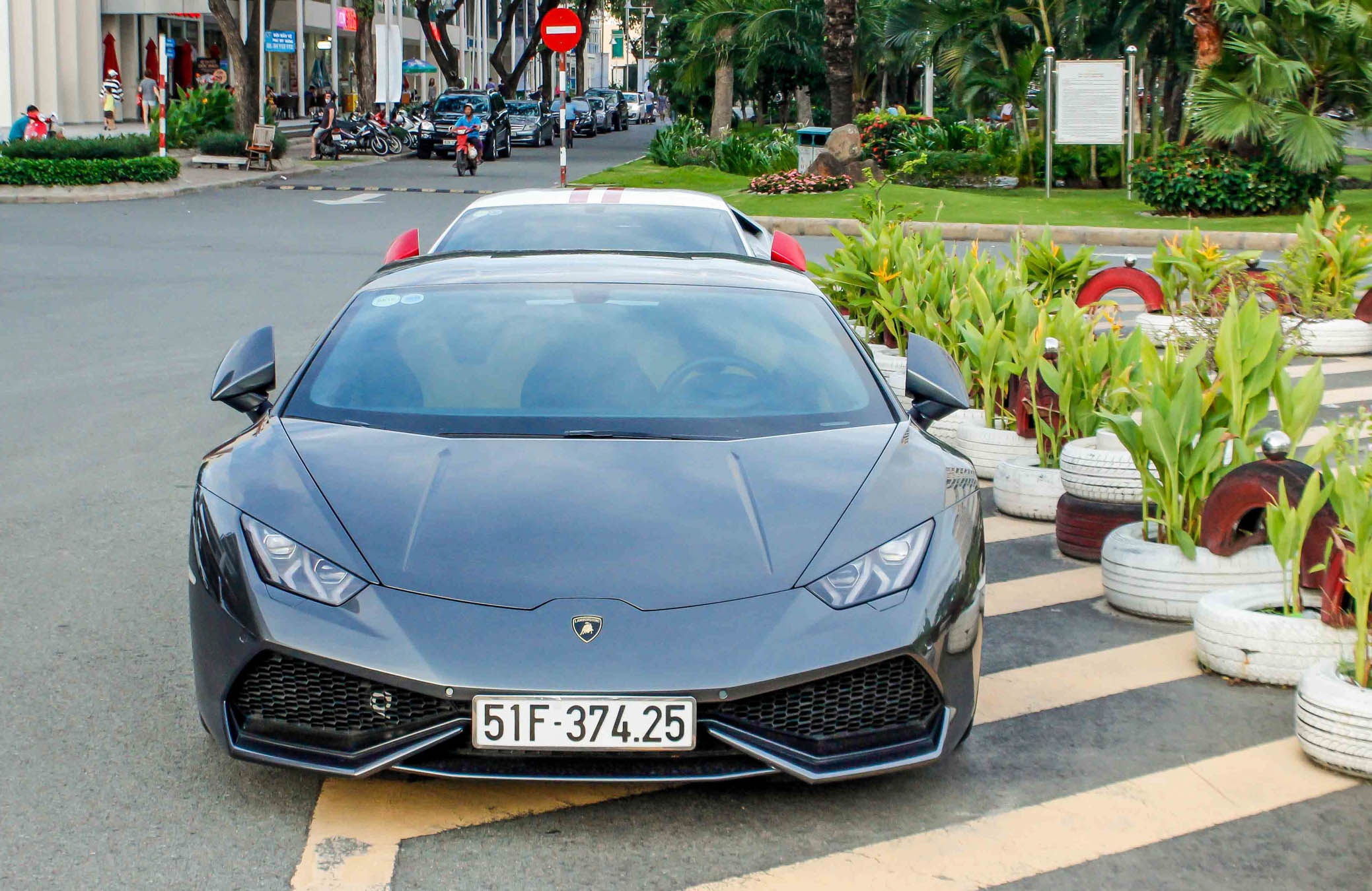 Lamborghini Huracan chinh hang anh 7