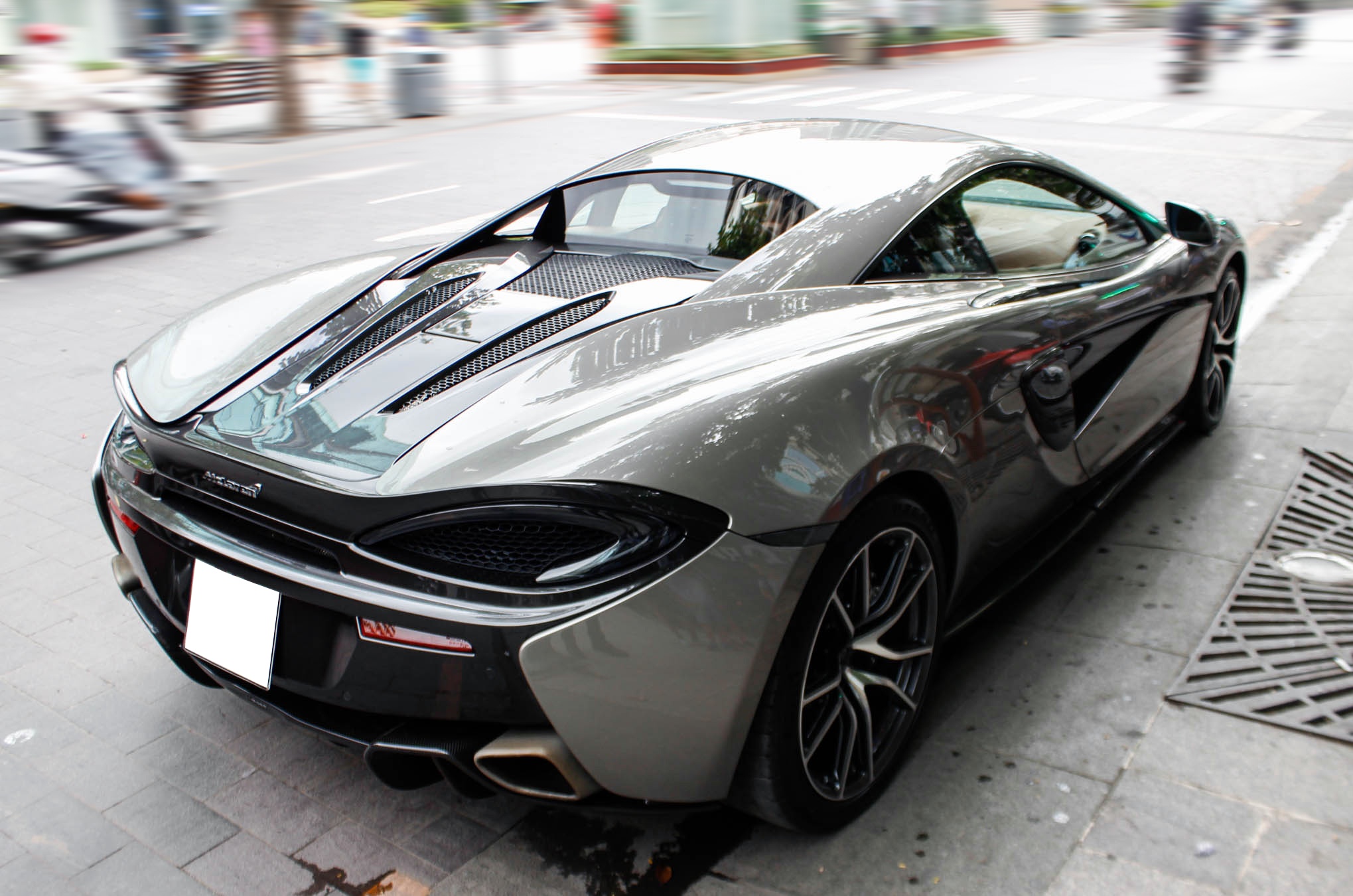 McLaren 570S Cuong Do La anh 4